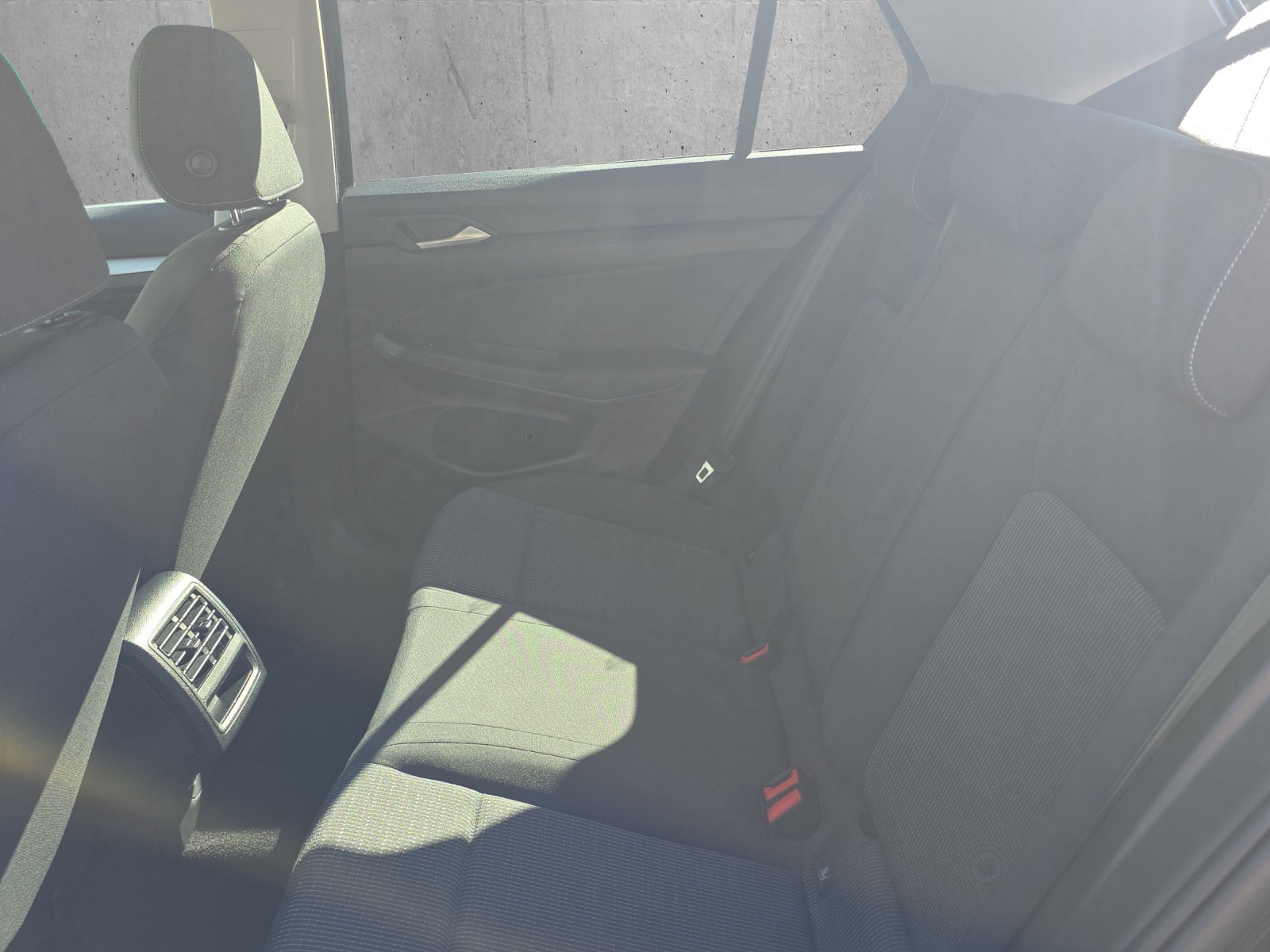 VW Golf 1.5 TSI Basis-image-13