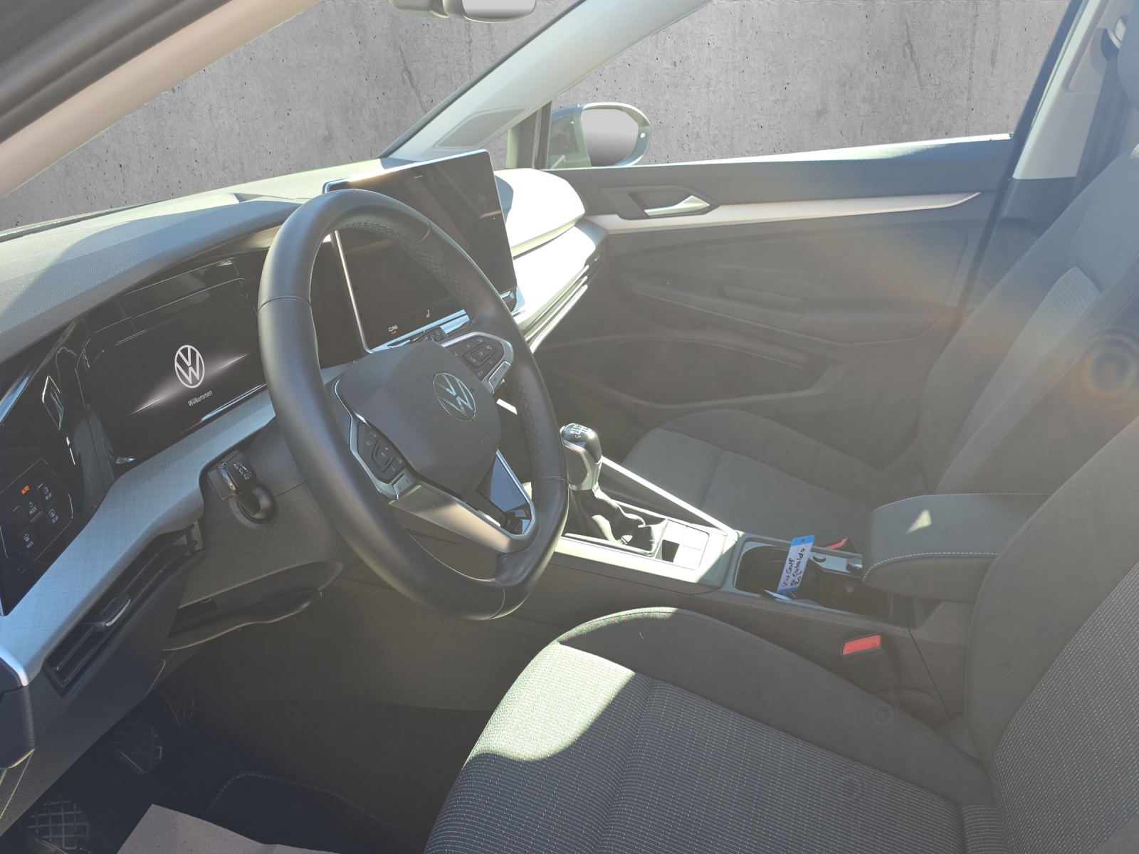 VW Golf 1.5 TSI Basis-image-11