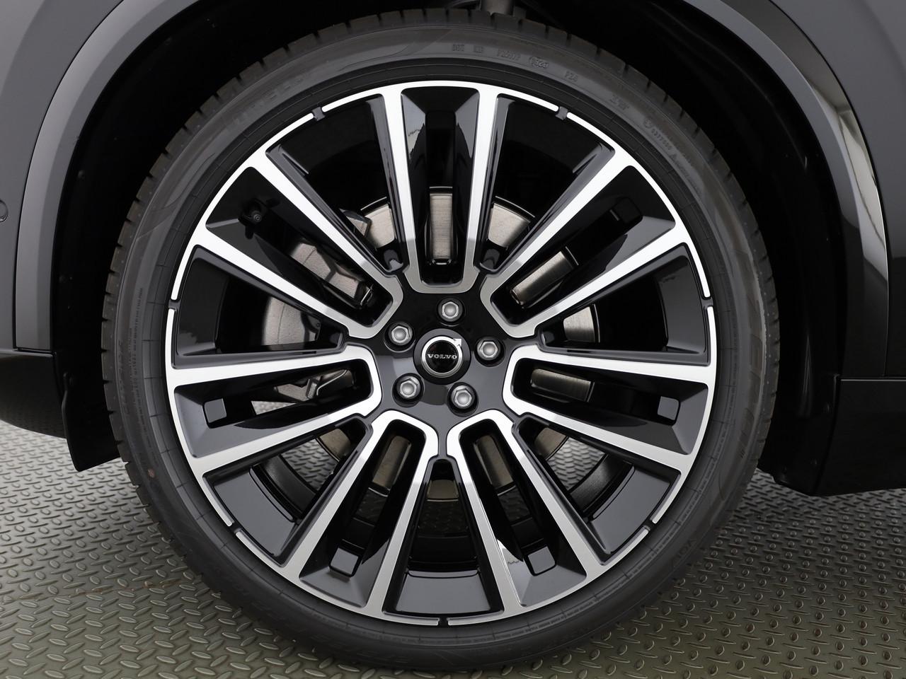 VOLVO XC90 2.0 T8 TE Black Edition eAWD-image-5