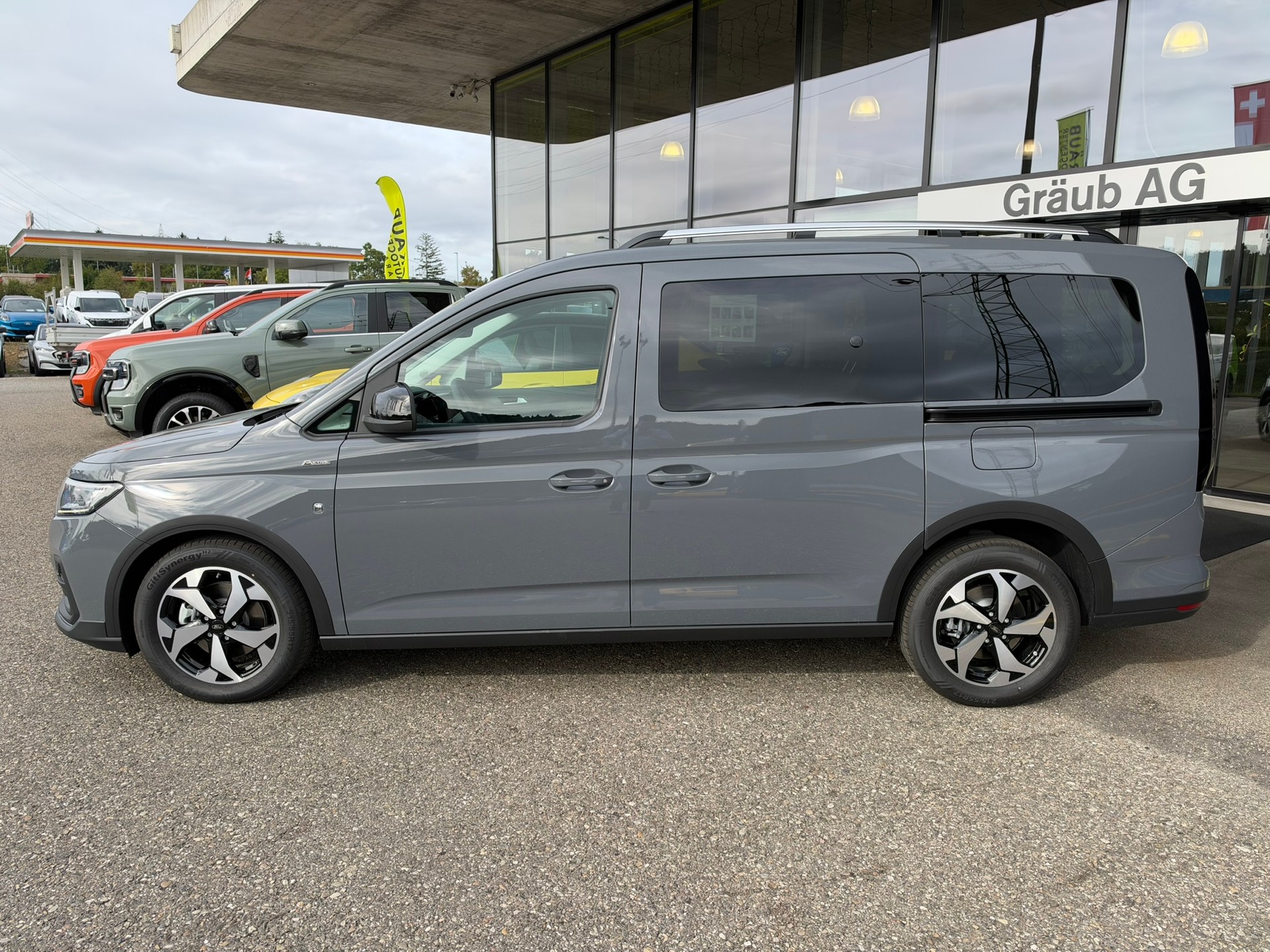 FORD Grand Tourneo Connect 2.0 EcoBlue AWD Active-showroom-element-3