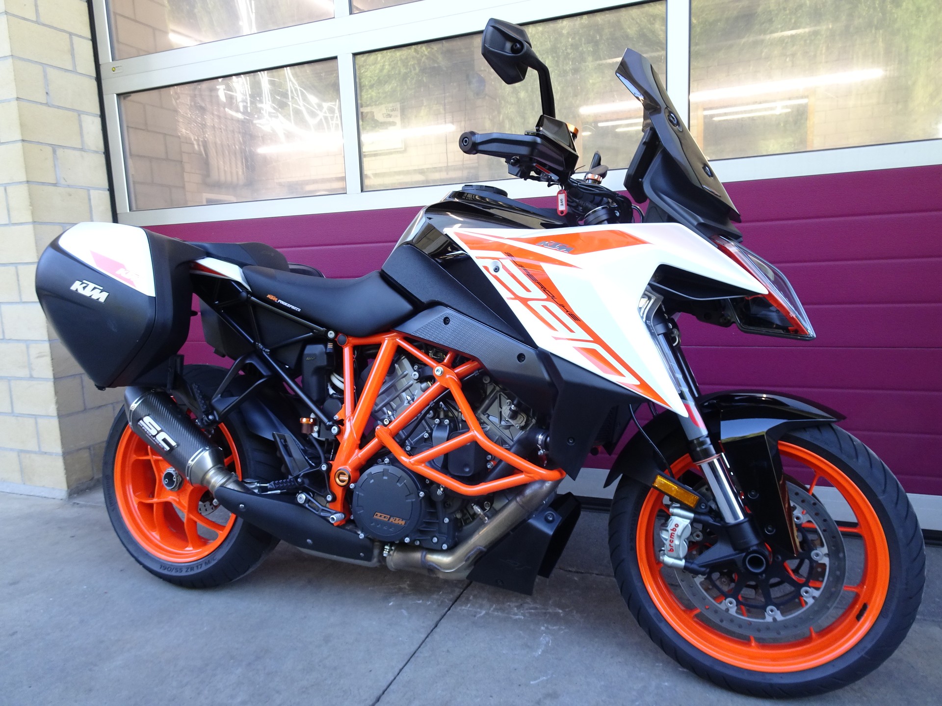 KTM 1290 Super Duke GT-image-10