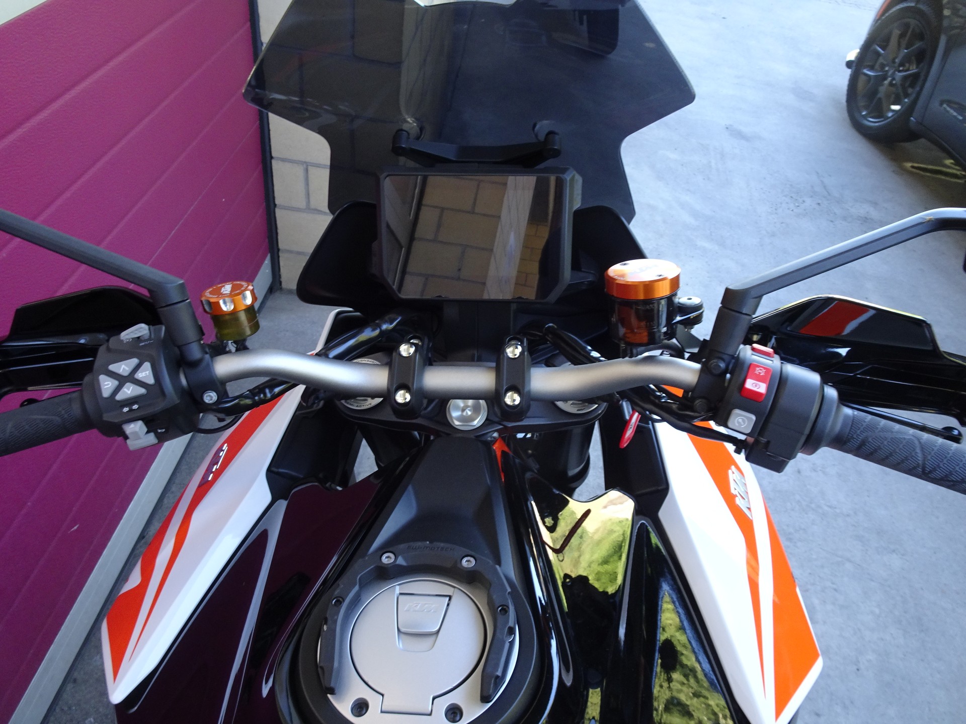 KTM 1290 Super Duke GT-image-5