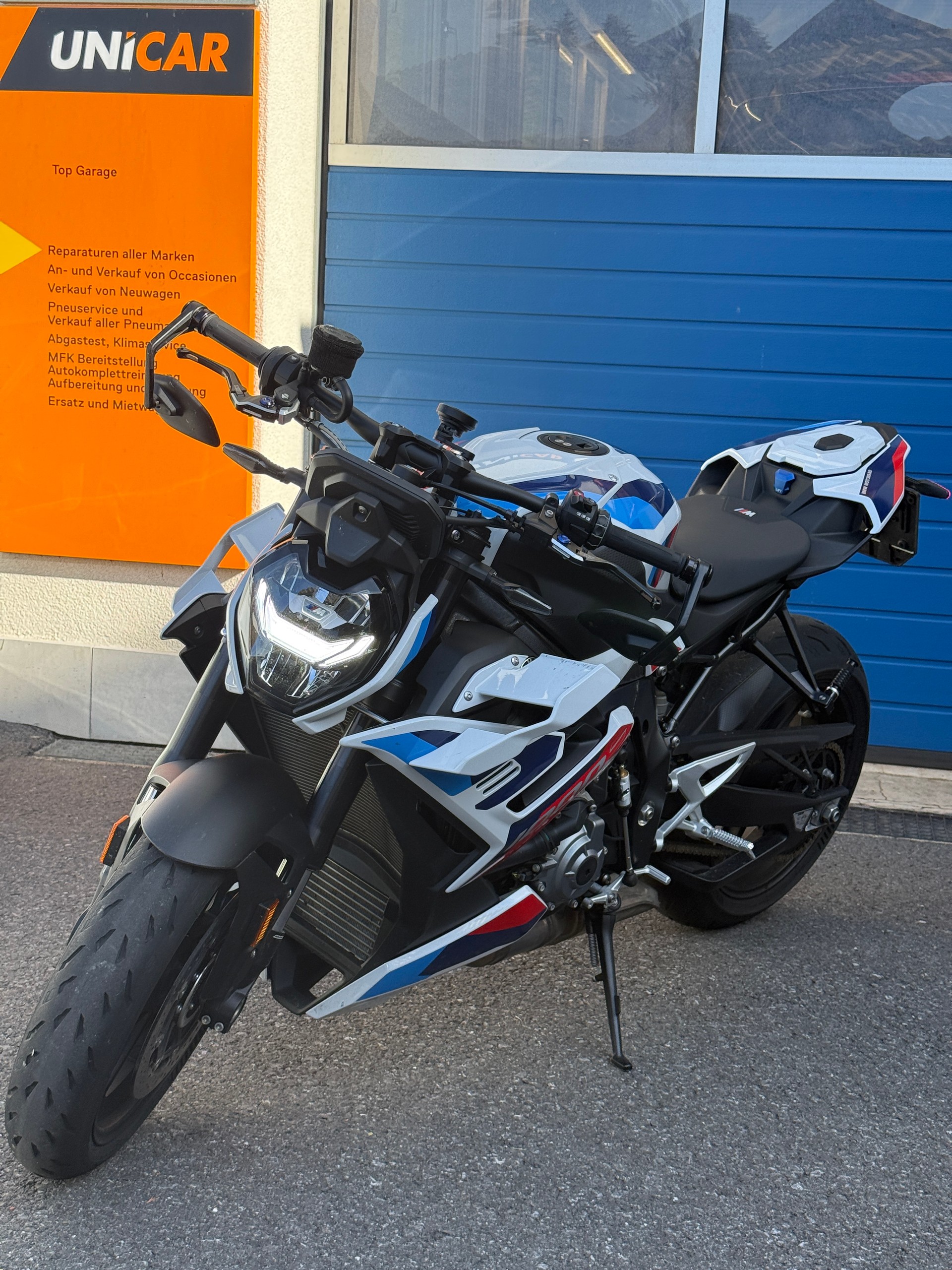 BMW M 1000 R