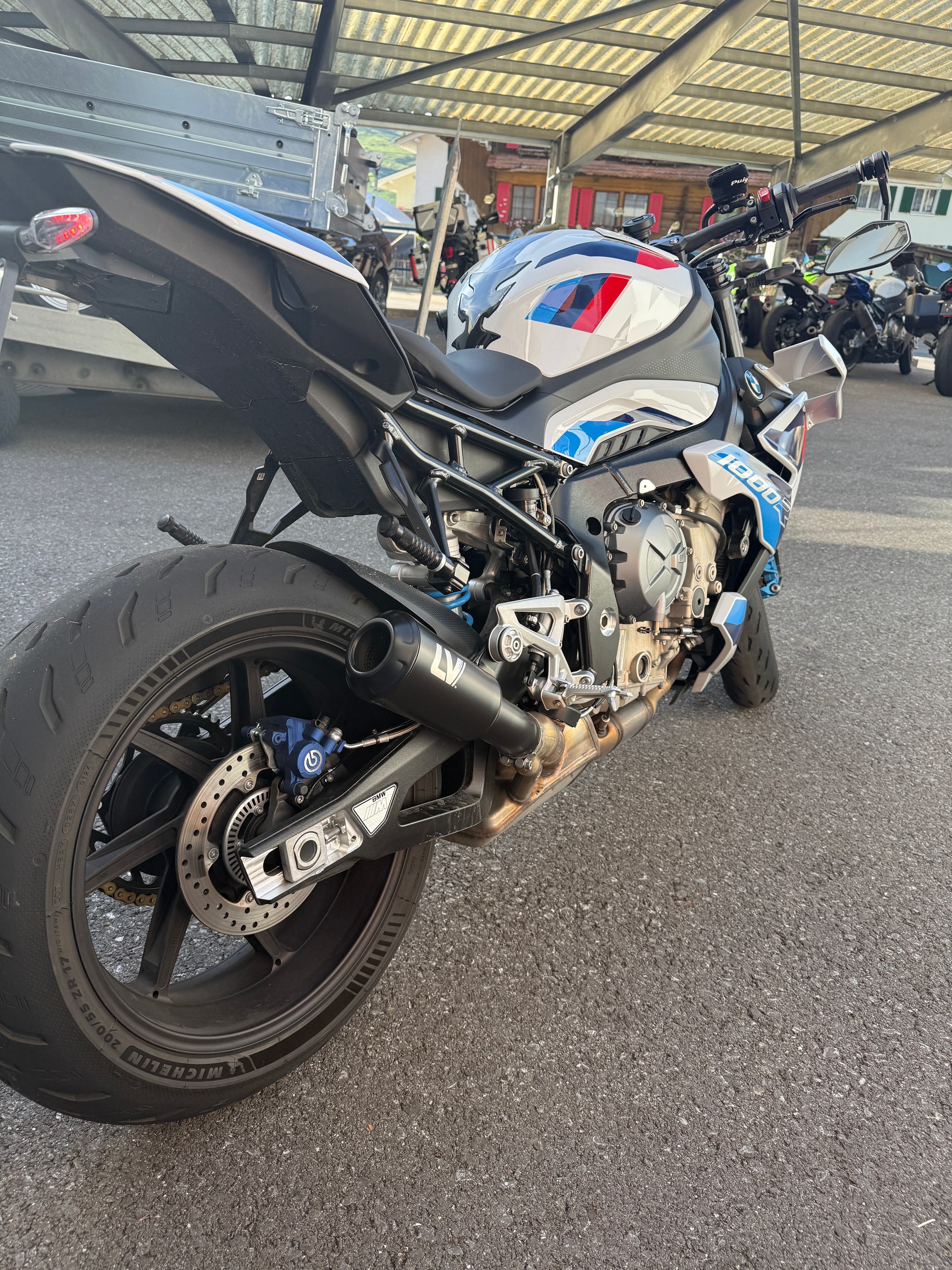BMW M 1000 R-image-2