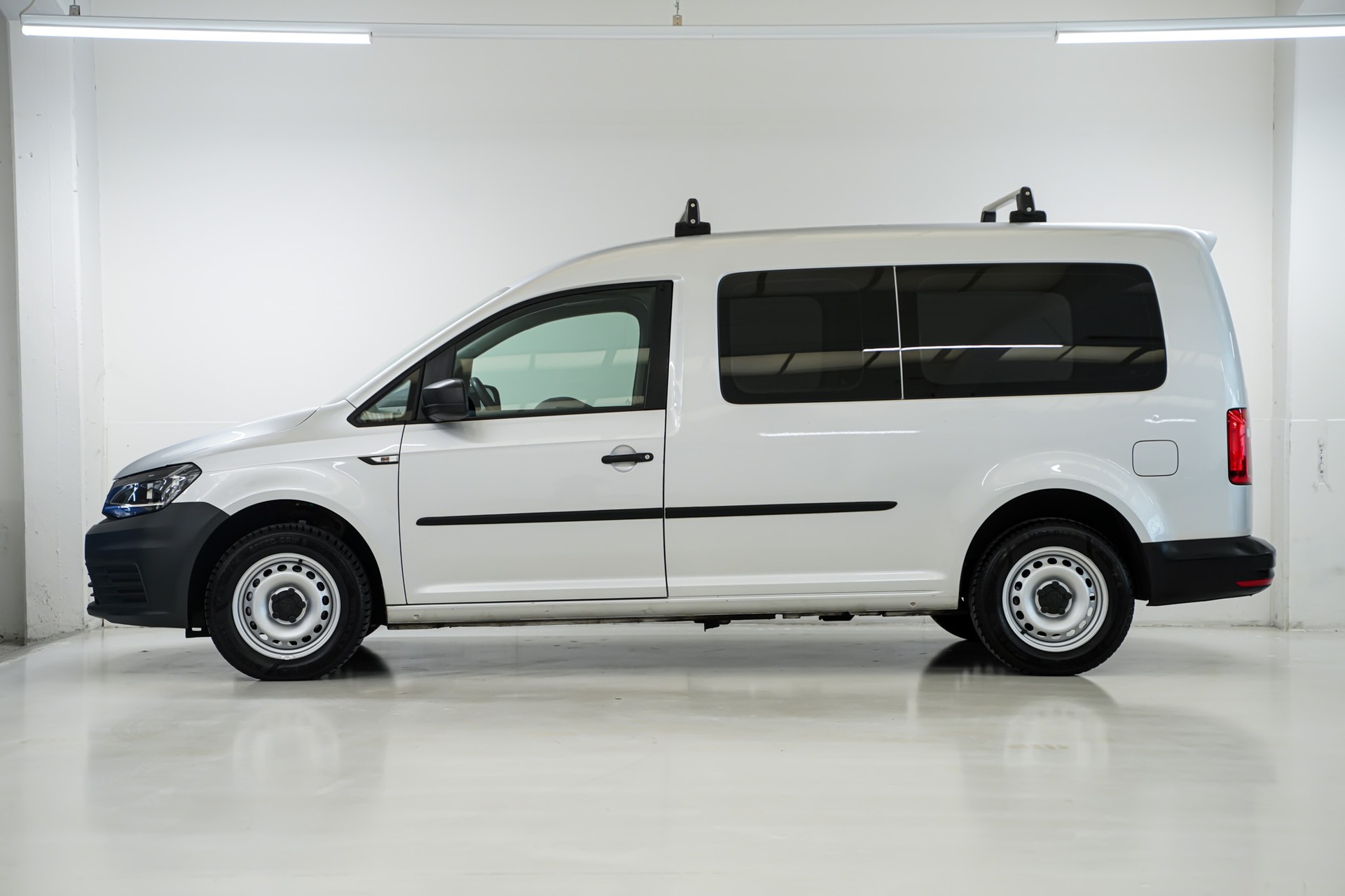 VW Caddy Maxi 2.0TDI BlueMotion Technology-showroom-element-3
