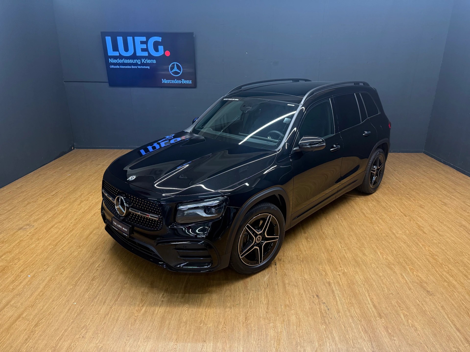 MERCEDES-BENZ GLB 220 d 4M - AMG / DISTRONIC / 360 Grad Kamera / Head-Up Display-showroom-element-3