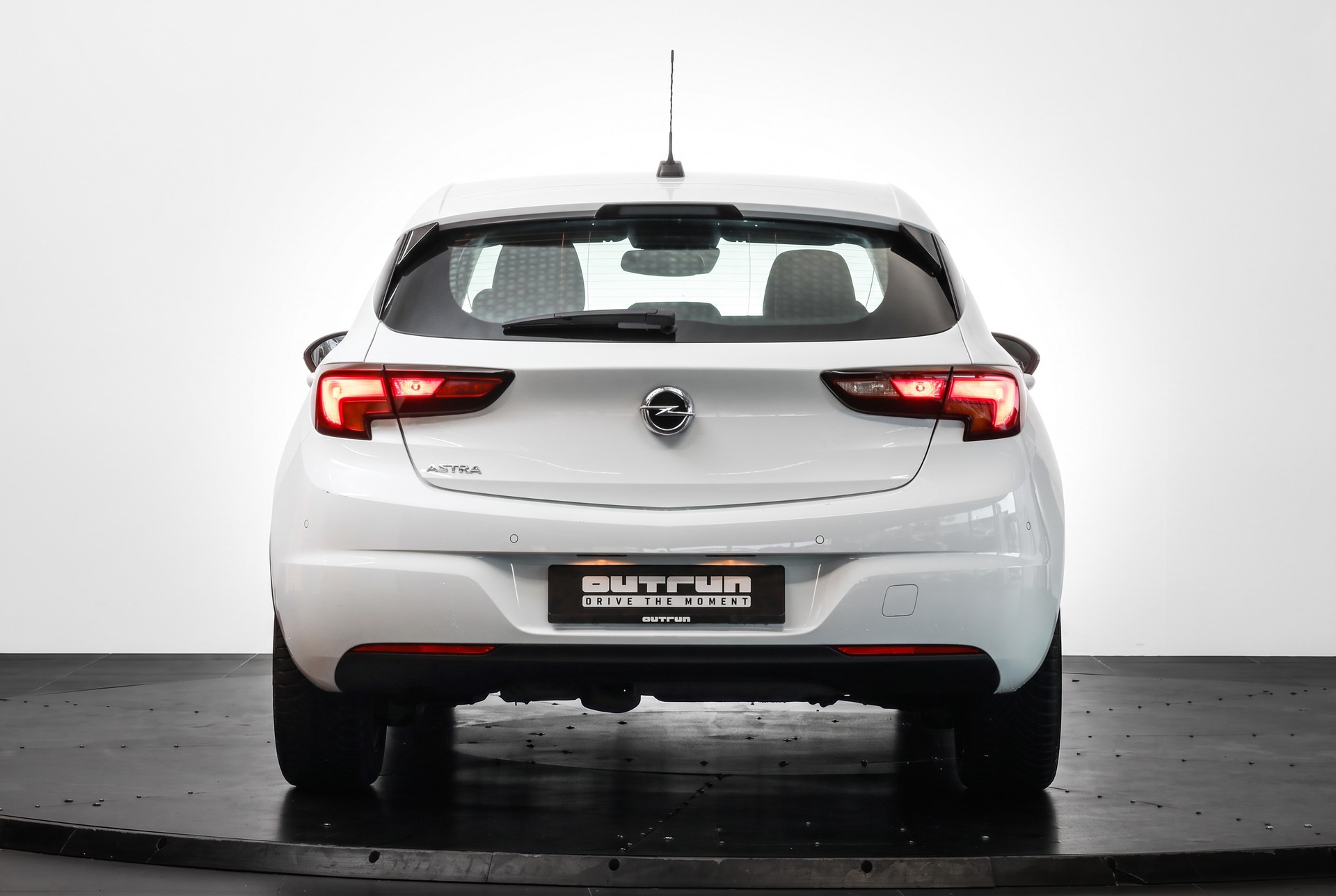 OPEL Astra 1.2i Turbo Edition • 145 ch • Siège ergonomique AGR • Apple CarPlay-showroom-element-2