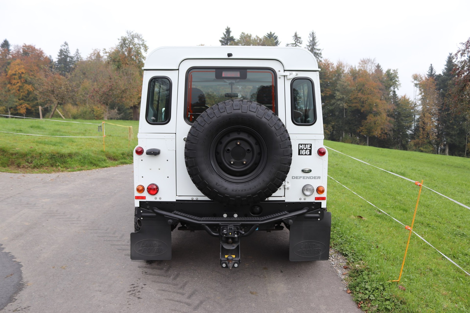LAND ROVER Defender 90 2.2 TD4 Station Wagon SE-image-2