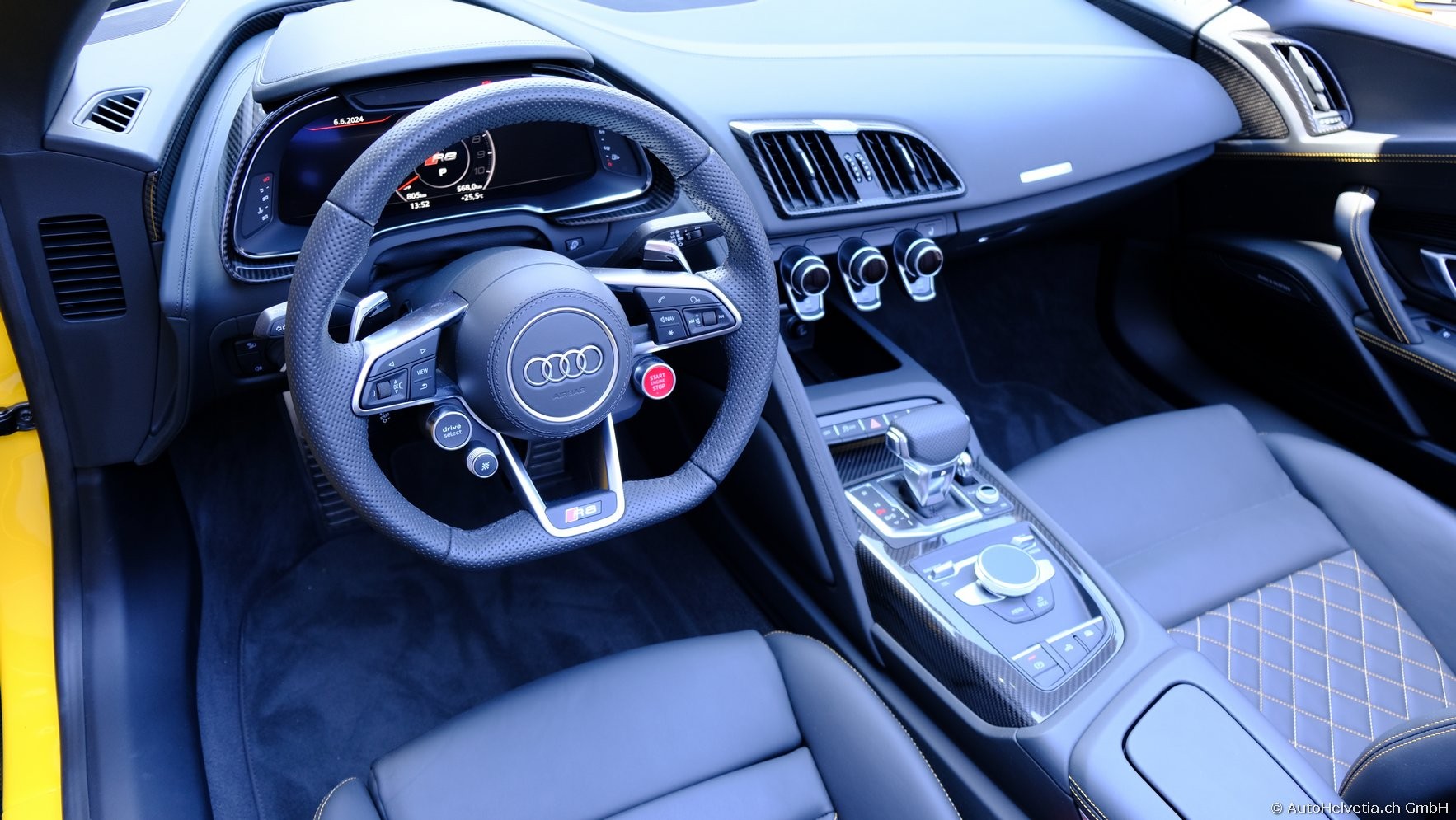 AUDI R8 Spyder performance S-Tronic-image-11