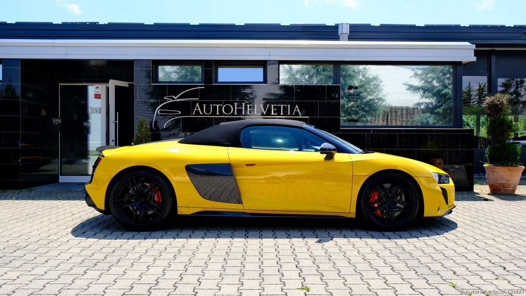 AUDI R8 Spyder performance S-Tronic-showroom-element-3