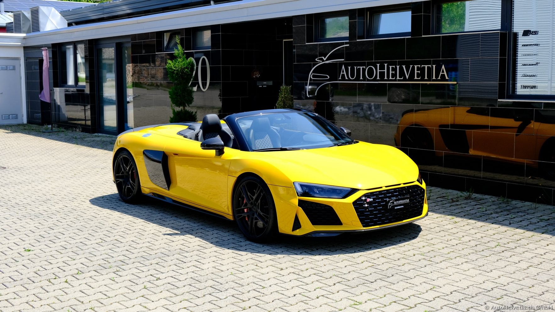 AUDI R8 Spyder performance S-Tronic-image-7
