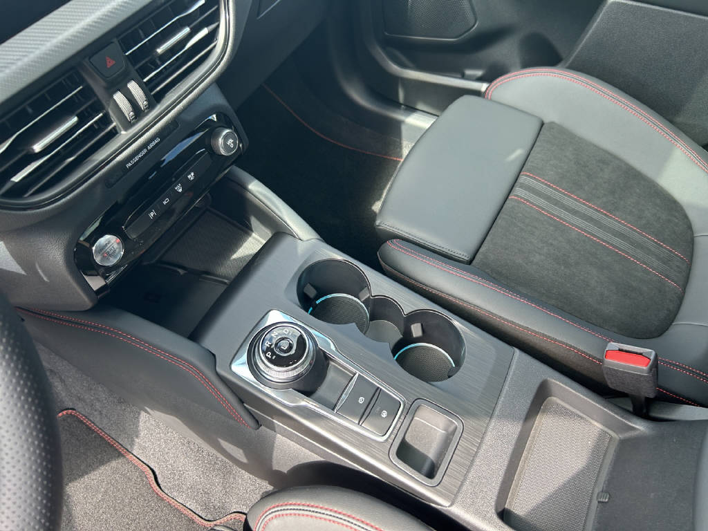 FORD Kuga 2.5 Plug-in Hybrid ST-Line X-image-6