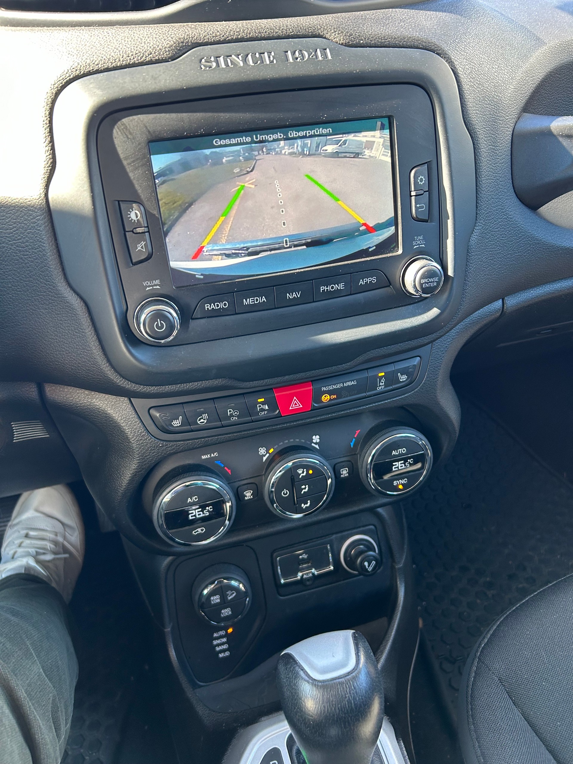 JEEP Renegade 2.0 CRD Freedom AWD 9ATX-showroom-element-2
