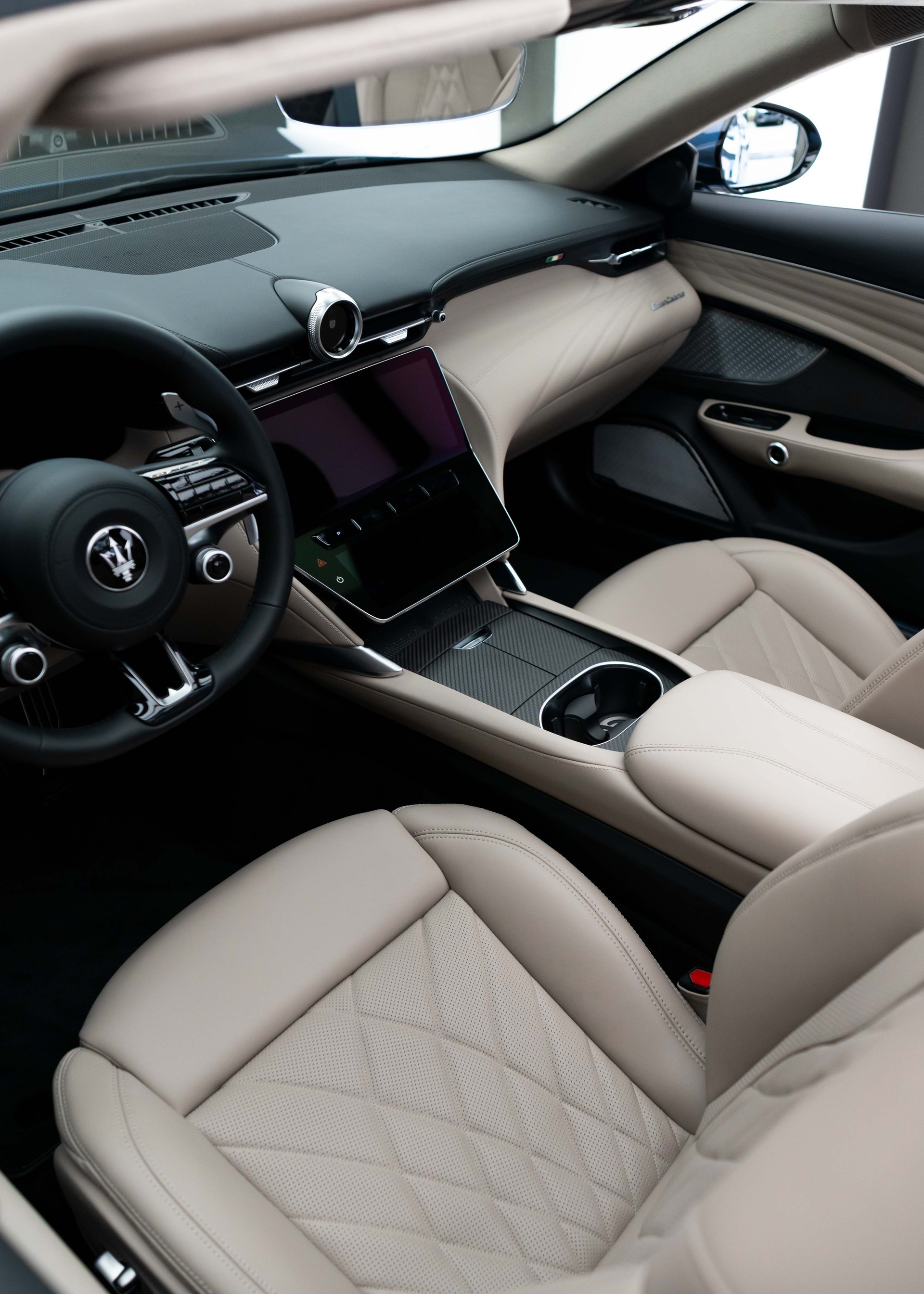 MASERATI GranCabrio Modena - Azzurro Astro Glossy - FUORISERIE - 2.99% Leasing-image-13