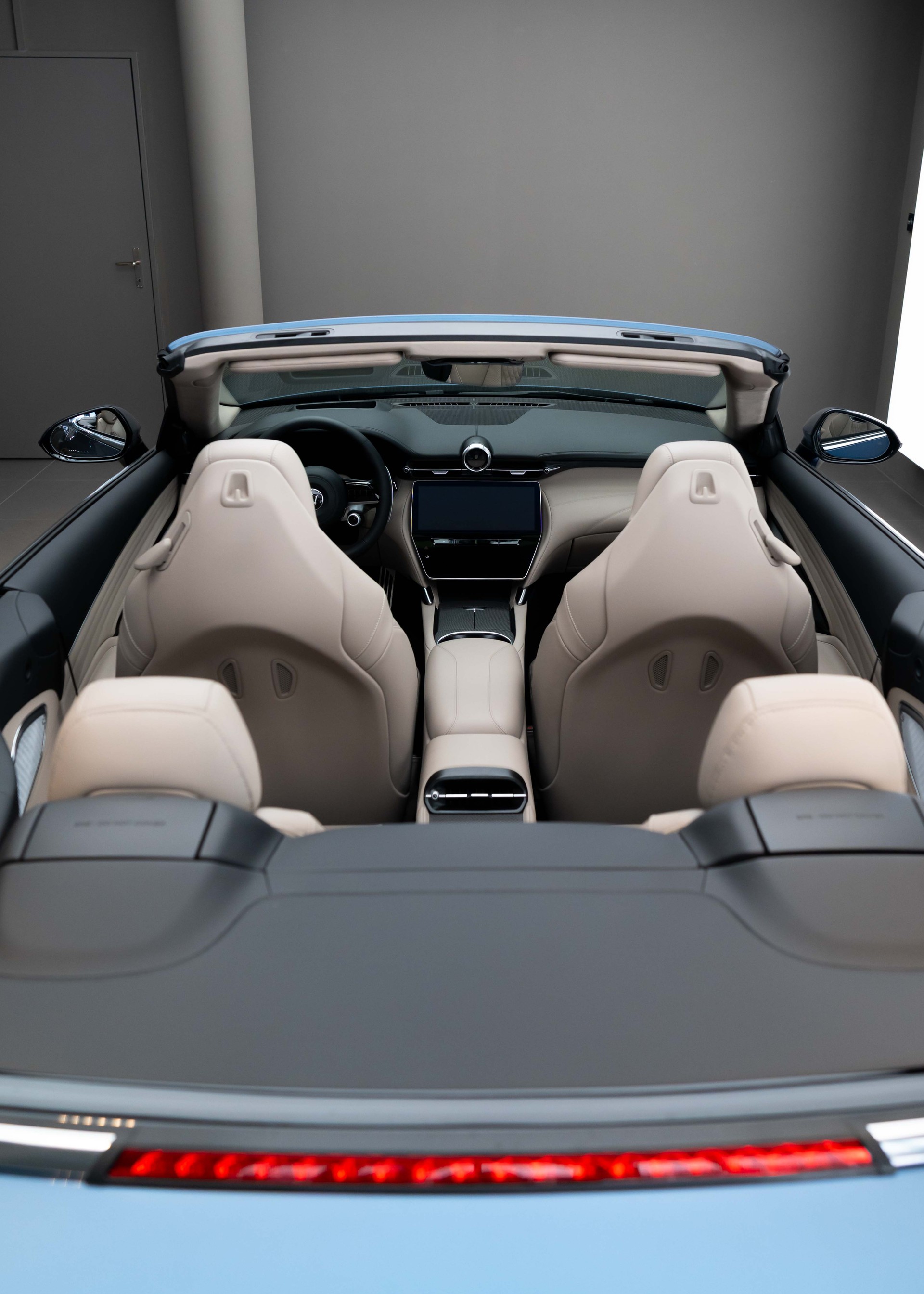 MASERATI GranCabrio Modena - Azzurro Astro Glossy - FUORISERIE - 2.99% Leasing-image-14