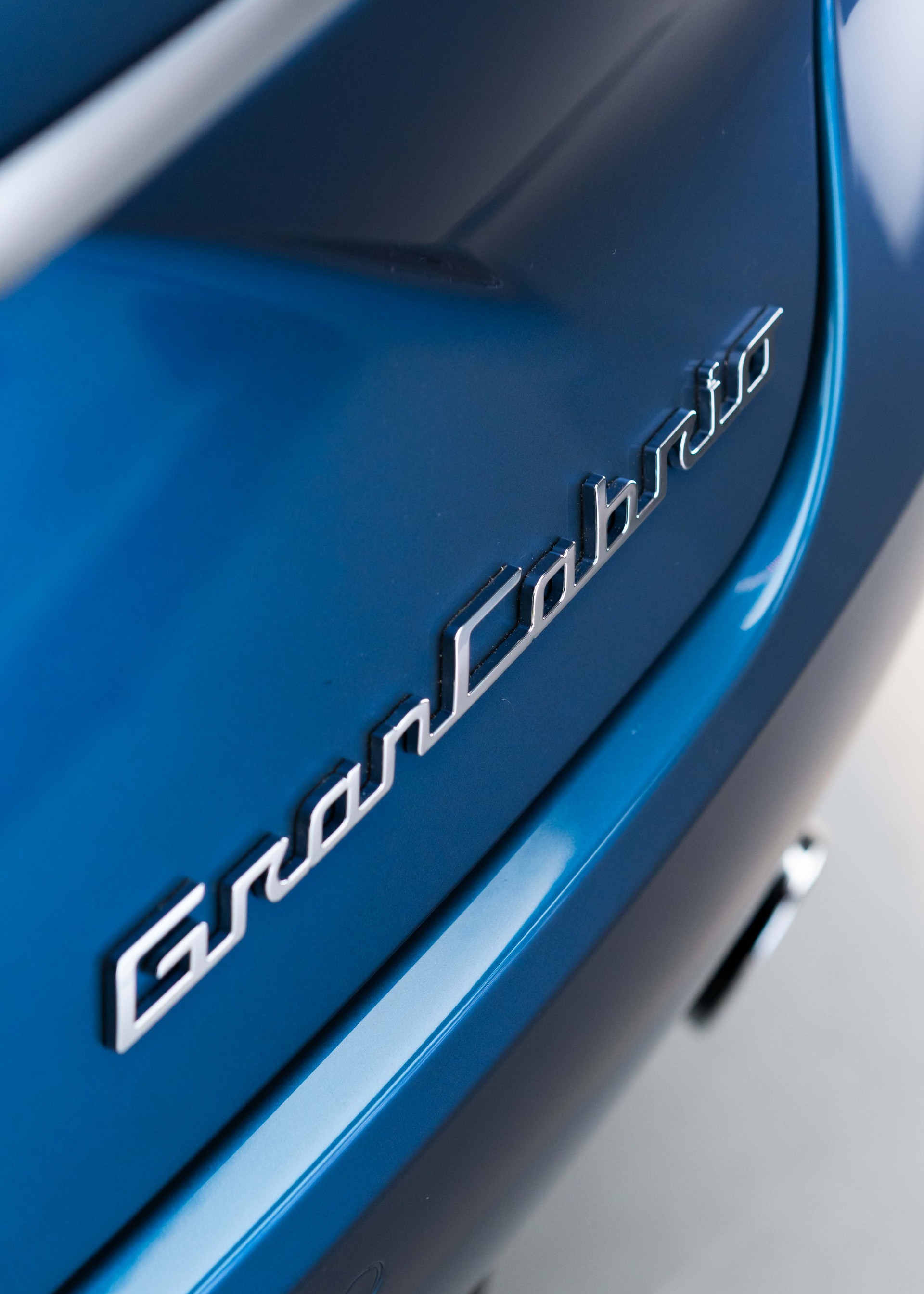 MASERATI GranCabrio Modena - Azzurro Astro Glossy - FUORISERIE - 2.99% Leasing-image-10
