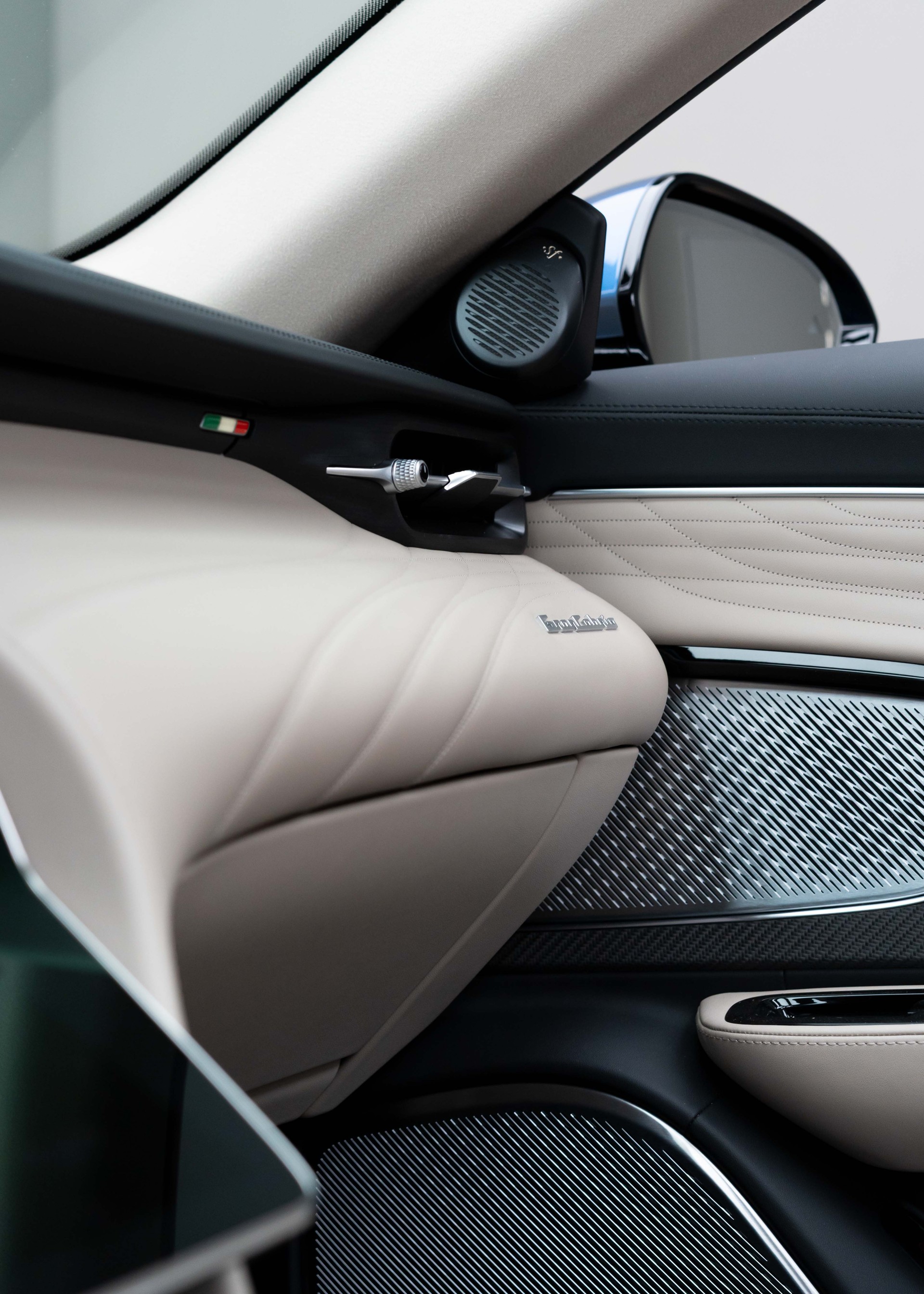 MASERATI GranCabrio Modena - Azzurro Astro Glossy - FUORISERIE - 2.99% Leasing-image-19