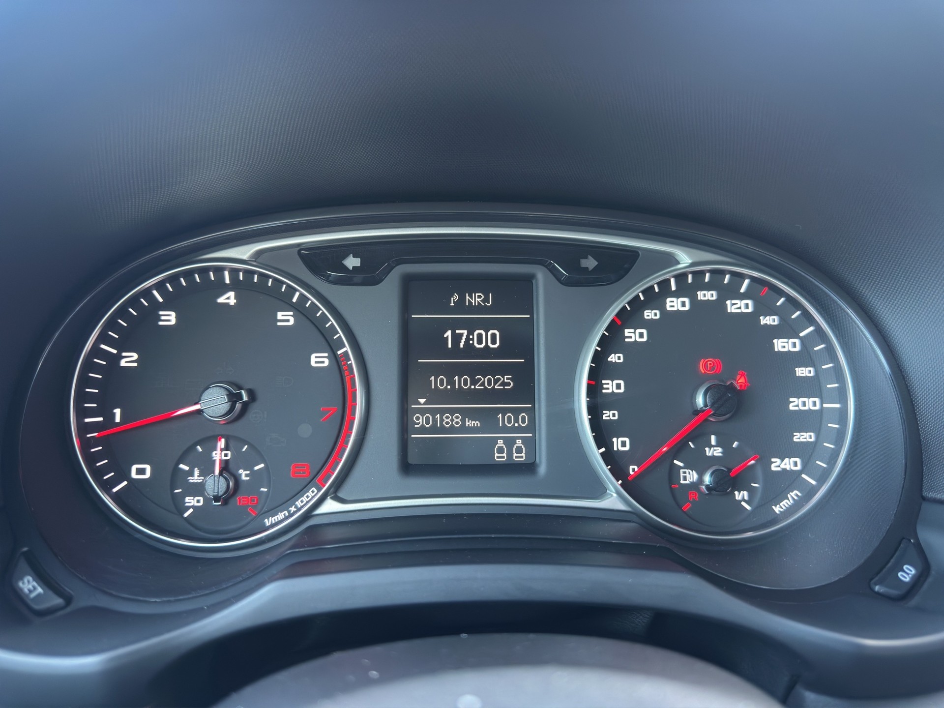 AUDI A1 1.2 TFSI Attraction-image-14