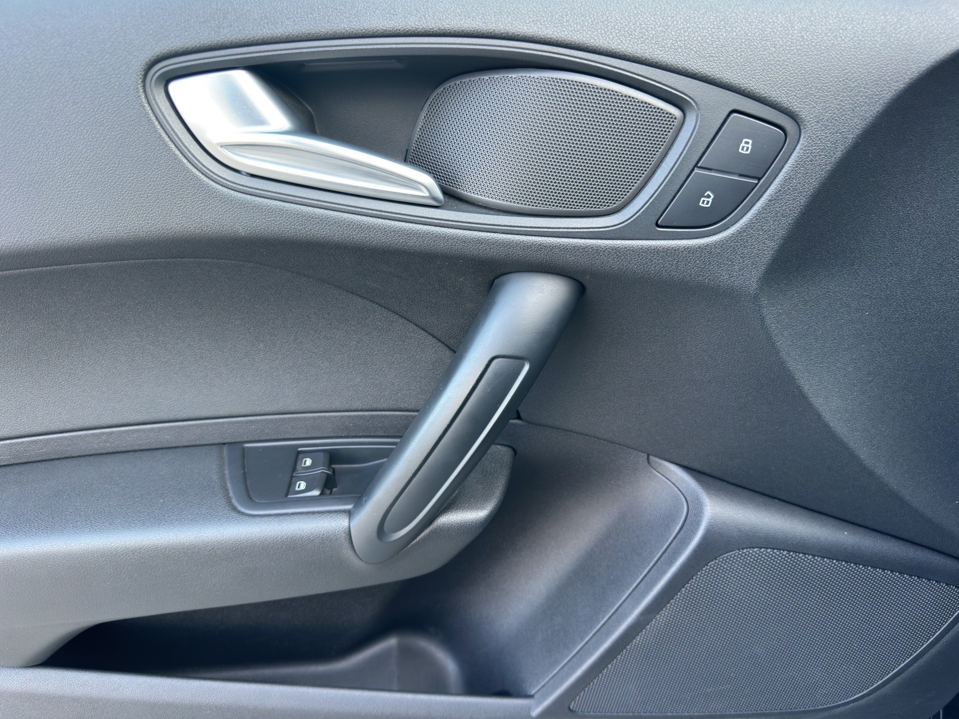 AUDI A1 1.2 TFSI Attraction-image-21