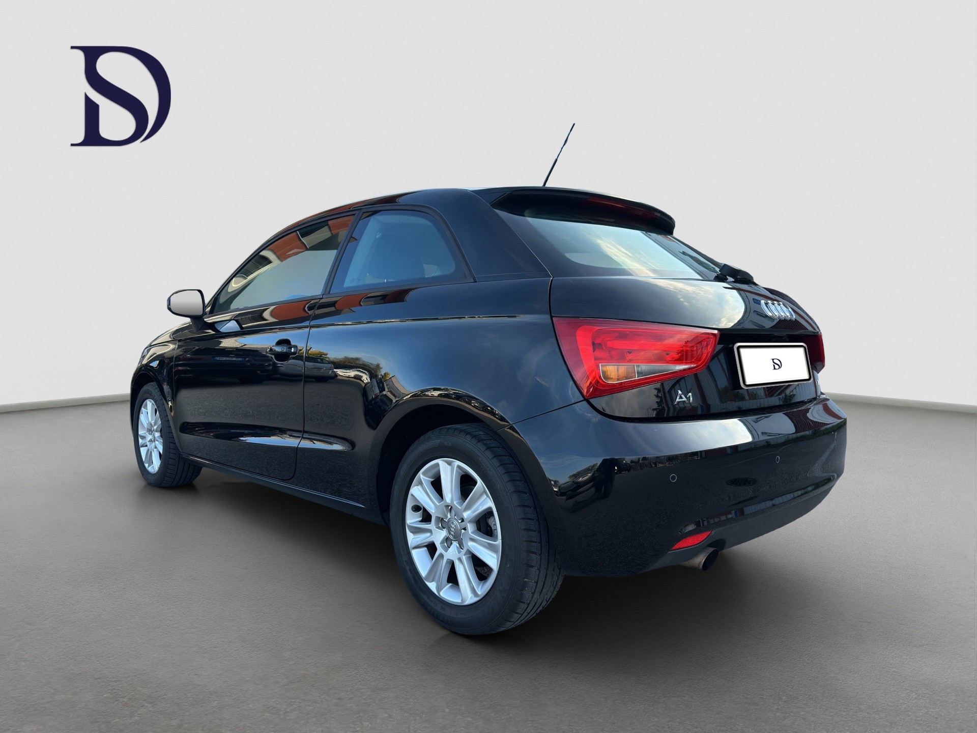AUDI A1 1.2 TFSI Attraction-image-5