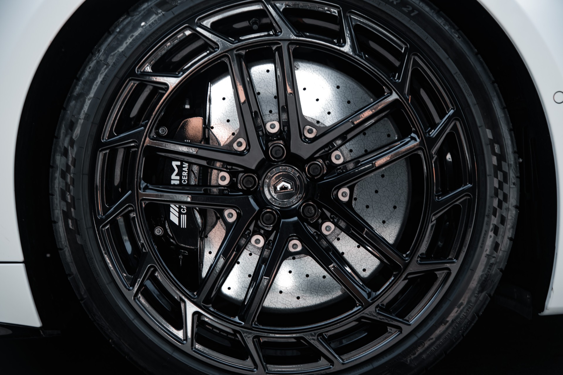 MERCEDES-BENZ AMG GT 63 4Matic+ Executive Edition-image-8