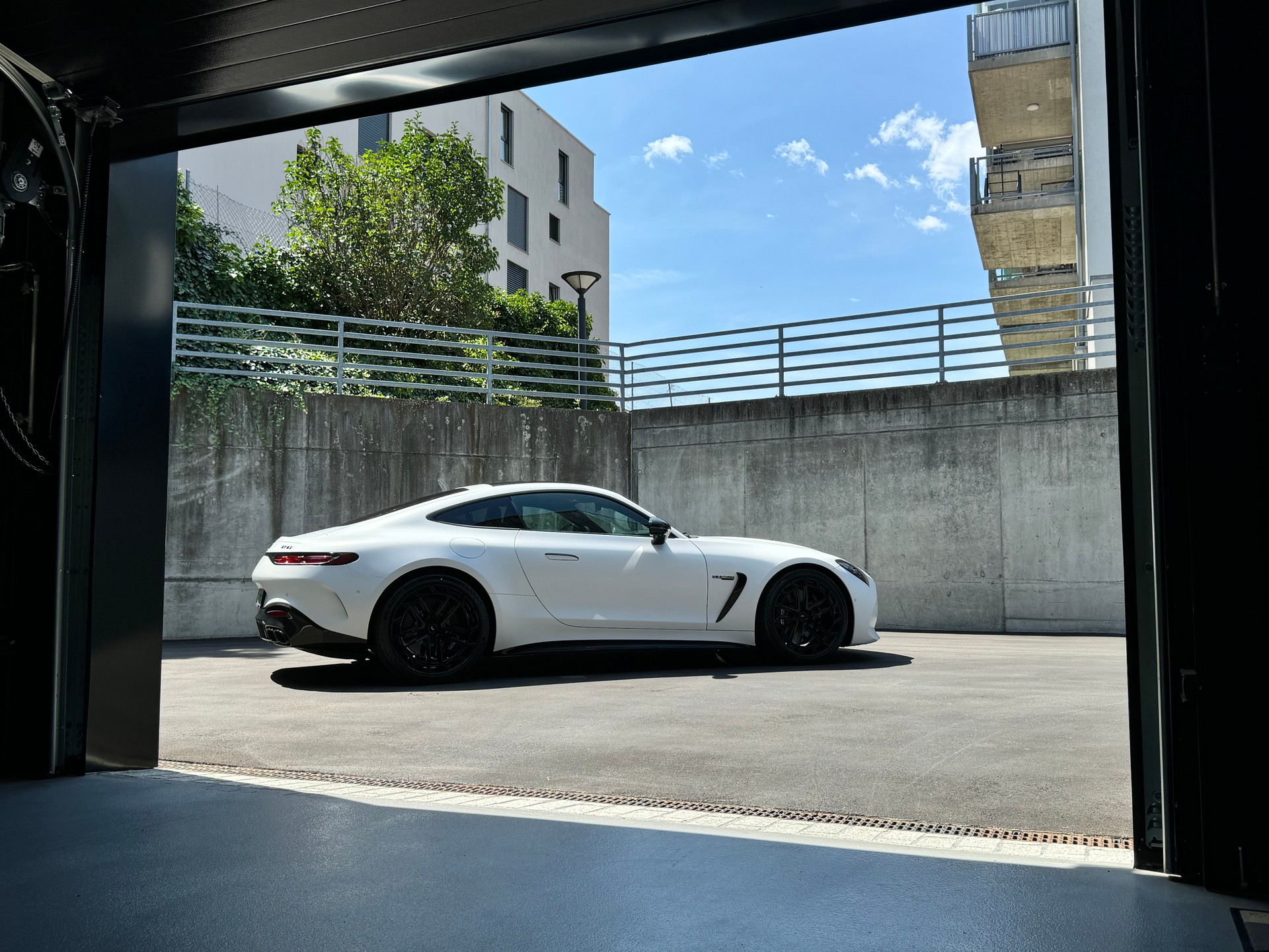 MERCEDES-BENZ AMG GT 63 4Matic+ Executive Edition-image-25
