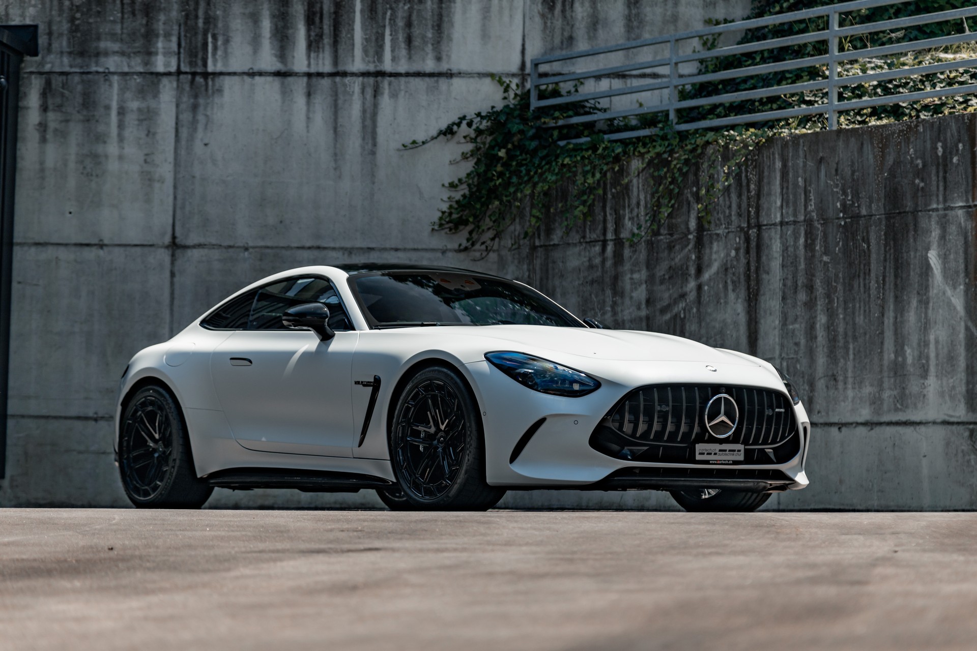 MERCEDES-BENZ AMG GT 63 4Matic+ Executive Edition-showroom-element-2