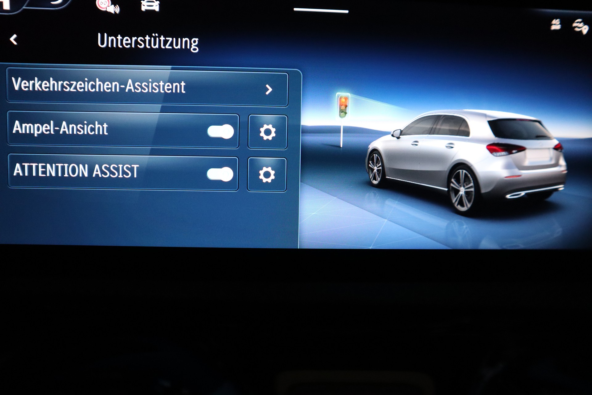 MERCEDES-BENZ A 180 AMG Line Night Star 7G-DCT-image-14