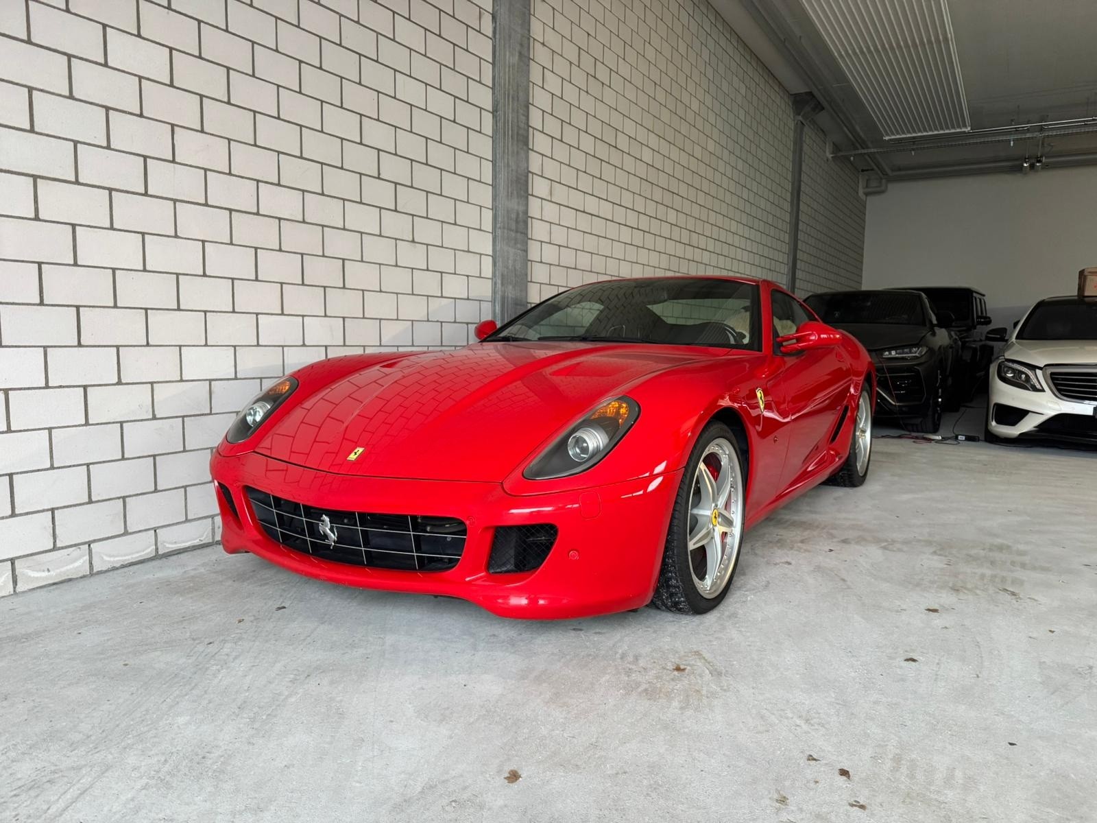 FERRARI 599 GTB HGTE Package ab Werk-showroom-element-1