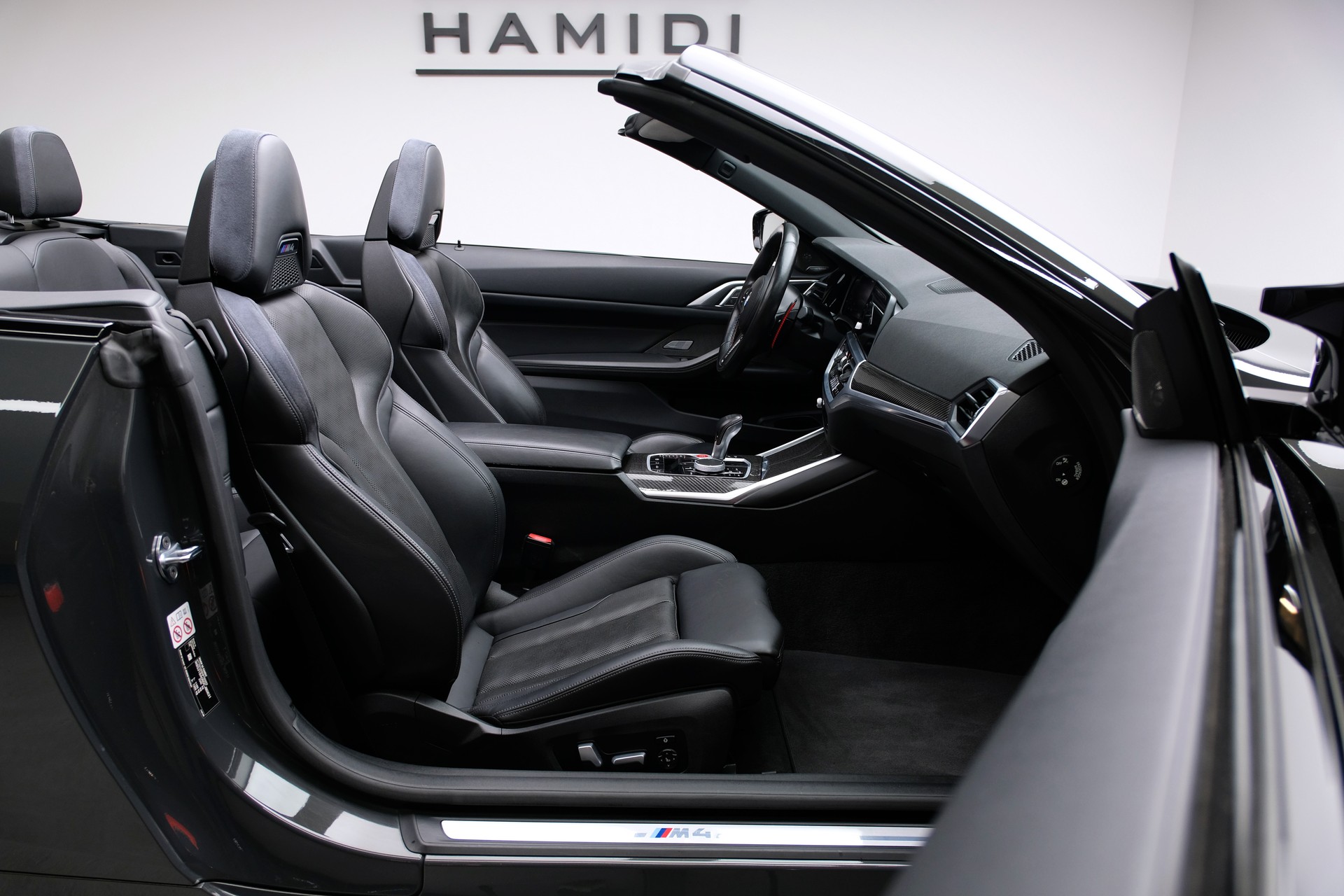 BMW M4 Cabrio Competition M xDrive-image-12