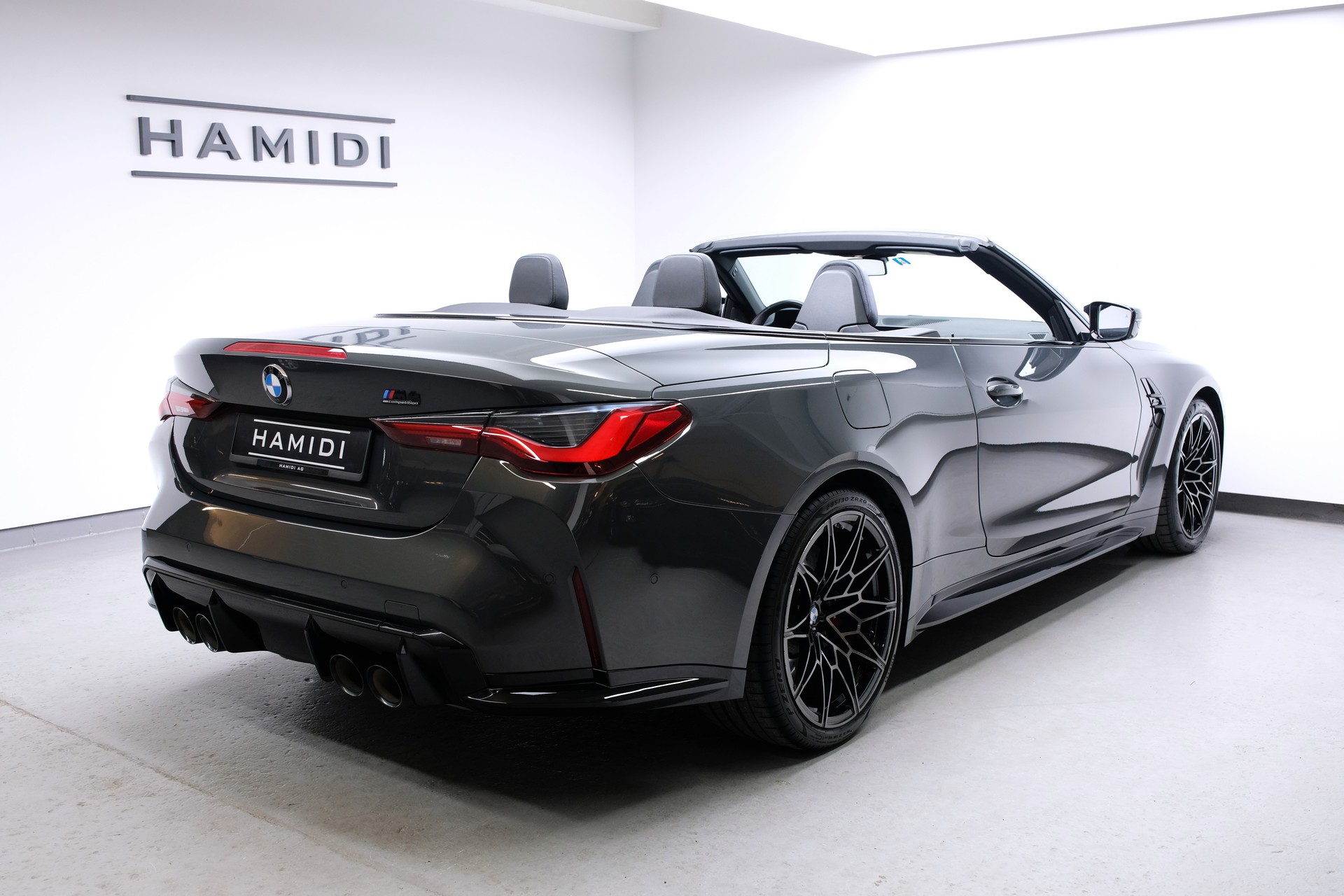 BMW M4 Cabrio Competition M xDrive-showroom-element-2