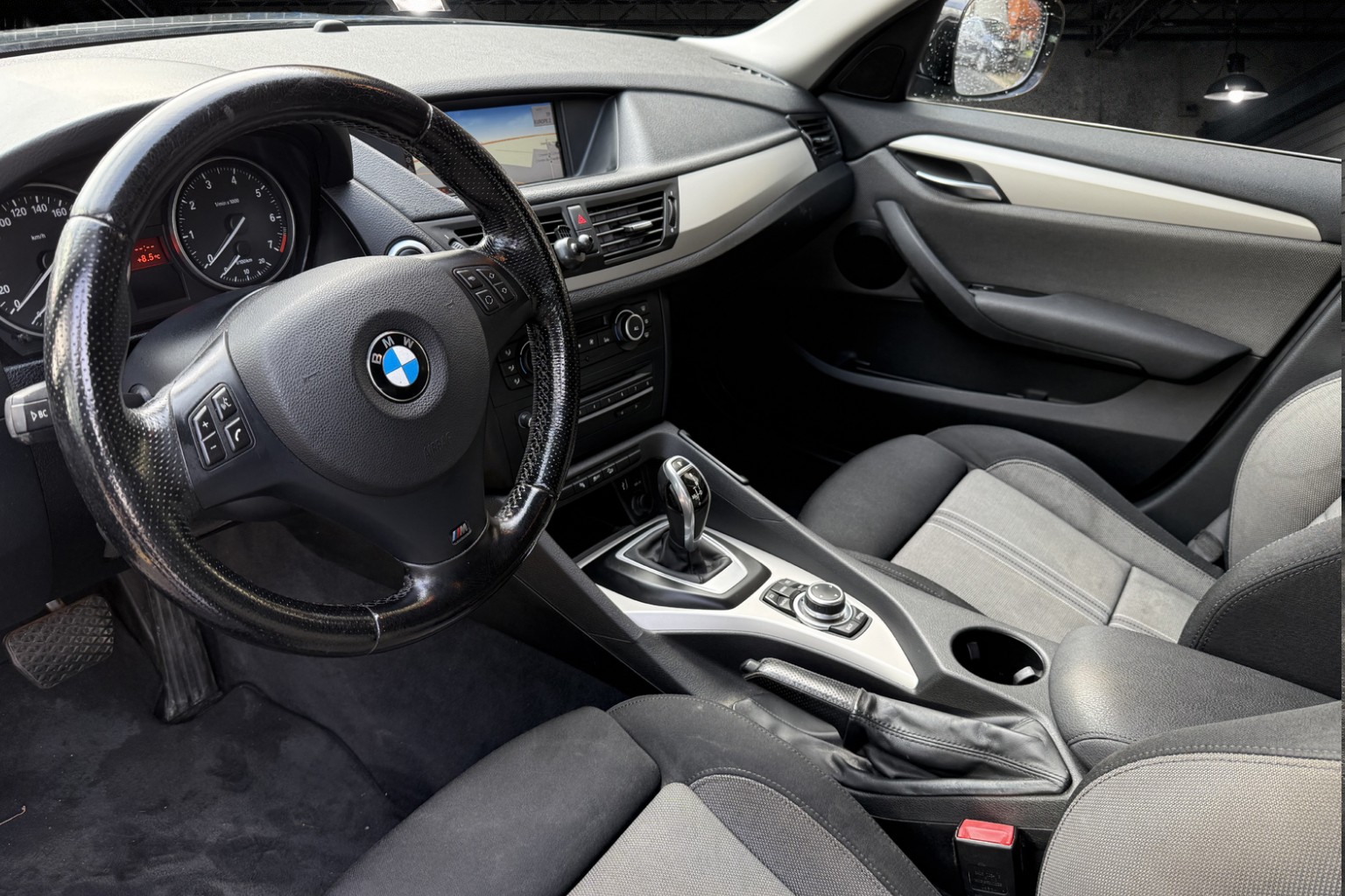BMW X1 xDrive 20i Steptronic-image-8