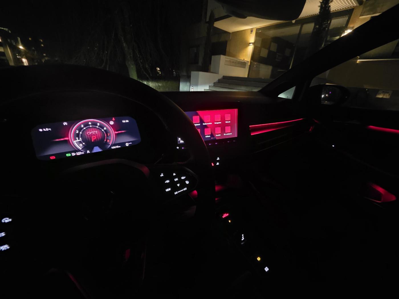 VW Golf 2.0 TSI GTI Clubsport DSG-image-12
