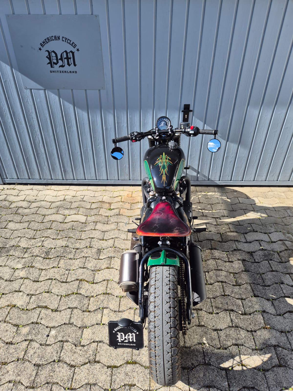 TRIUMPH Bonneville 1200 Bobber Black ABS-image-8
