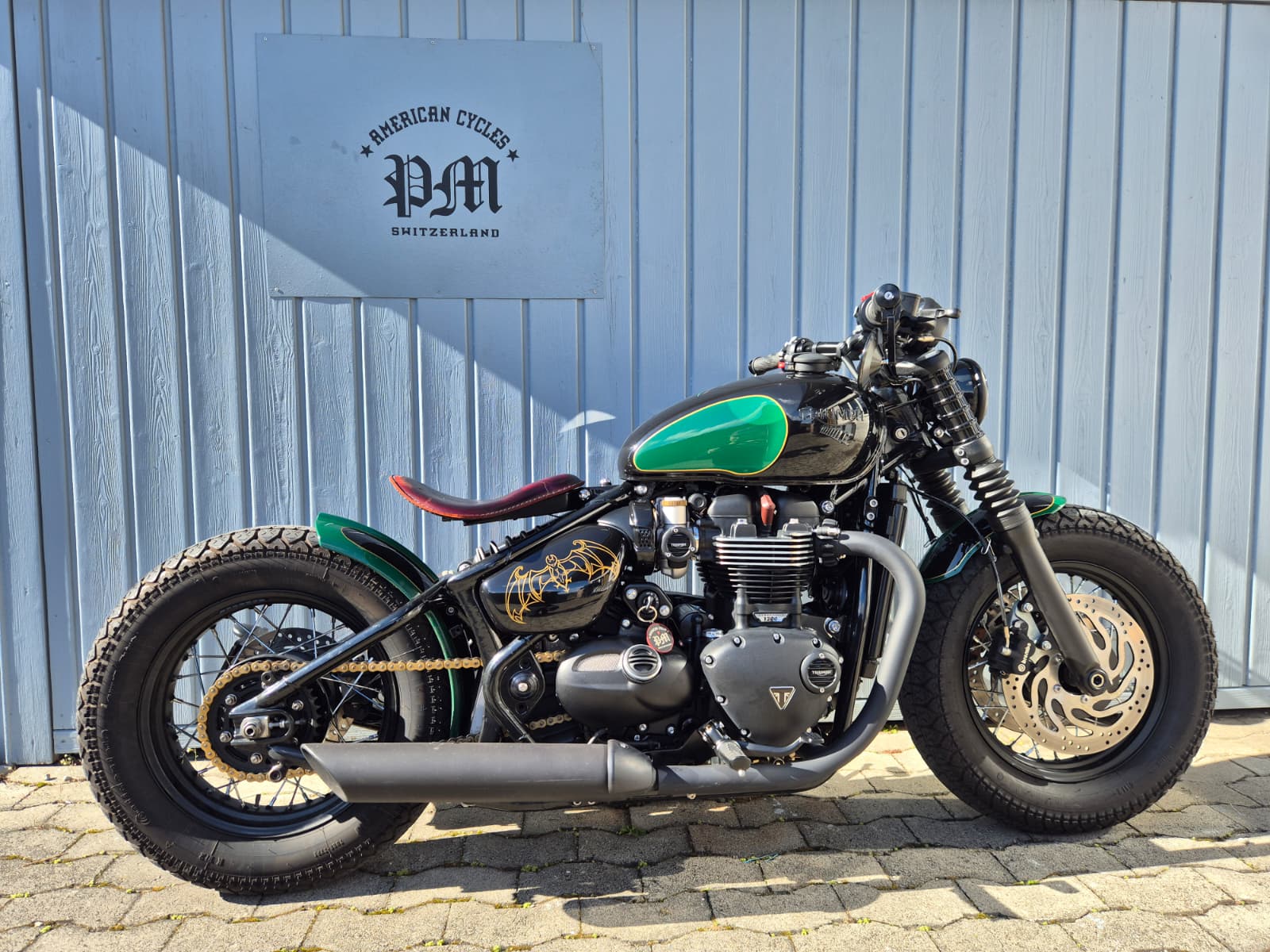 TRIUMPH Bonneville 1200 Bobber Black ABS-image-0