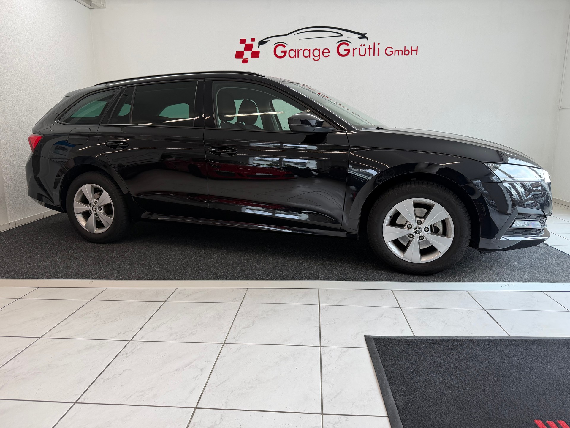 SKODA Octavia Combi 1.0 TSI Ambition DSG-showroom-element-1