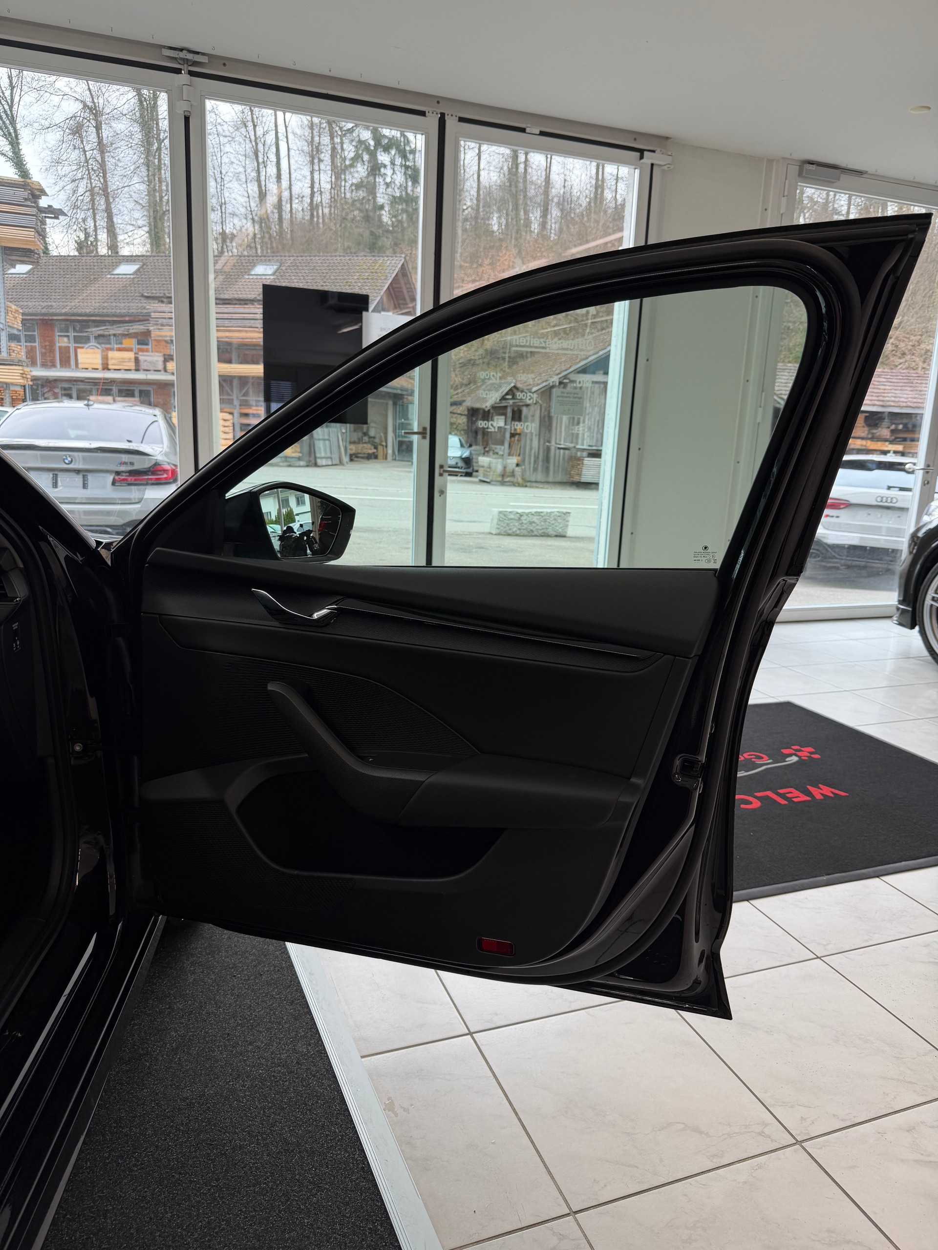 SKODA Octavia Combi 1.0 TSI Ambition DSG-image-8