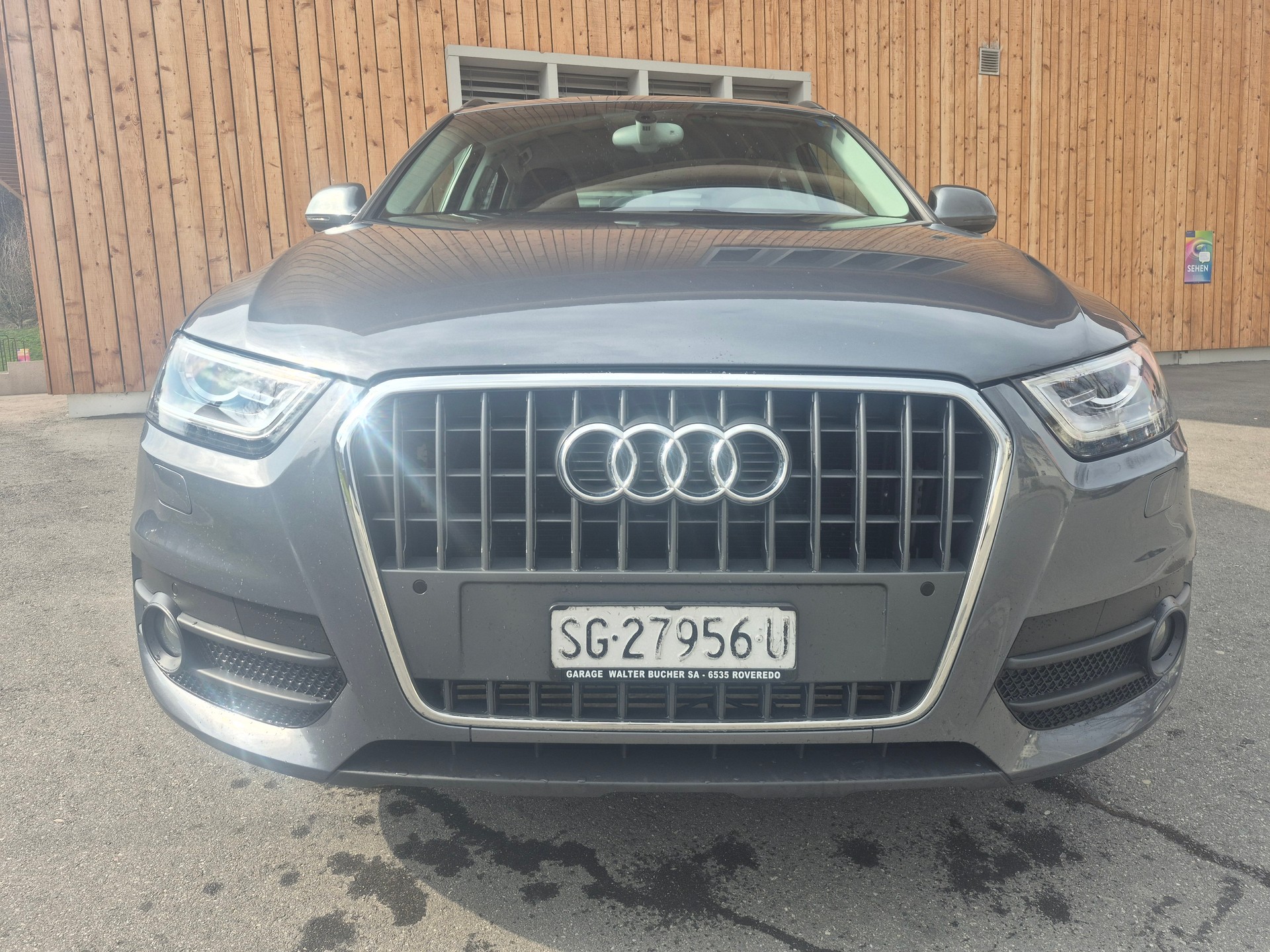 AUDI Q3 2.0 TDI quattro S-tronic-image-1
