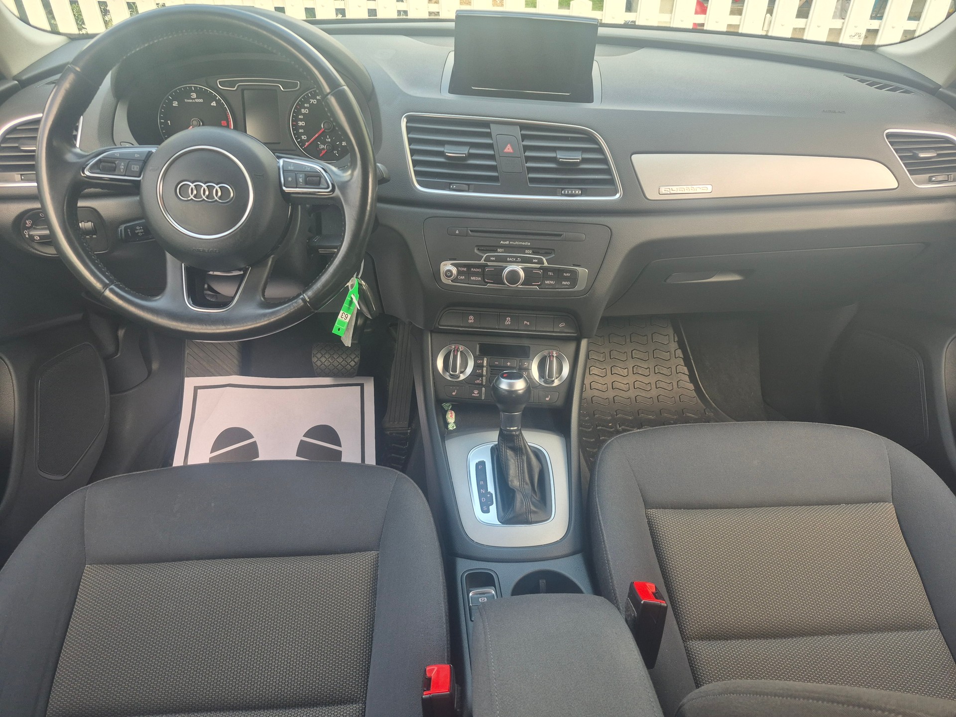 AUDI Q3 2.0 TDI quattro S-tronic-image-12