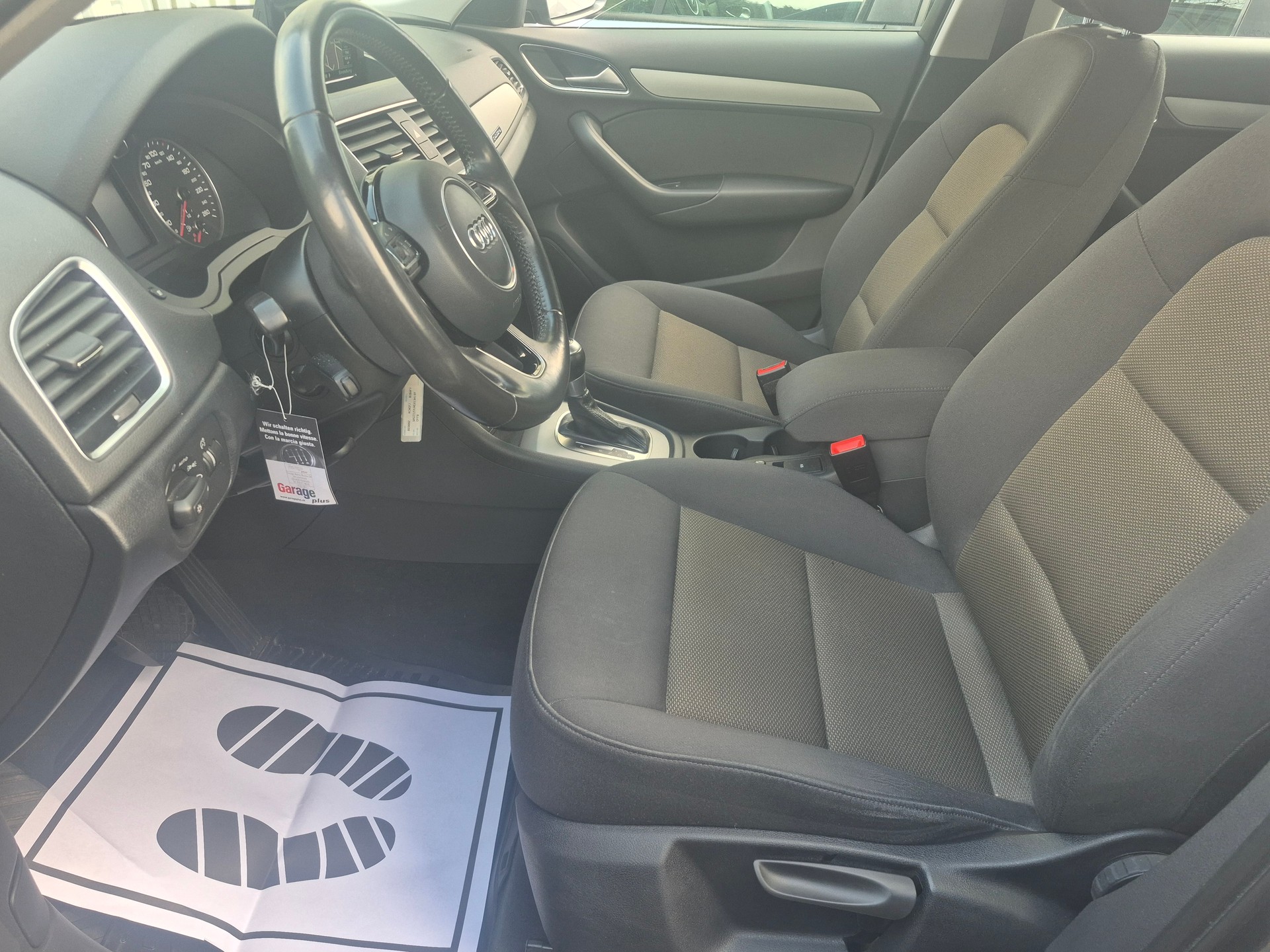 AUDI Q3 2.0 TDI quattro S-tronic-image-13