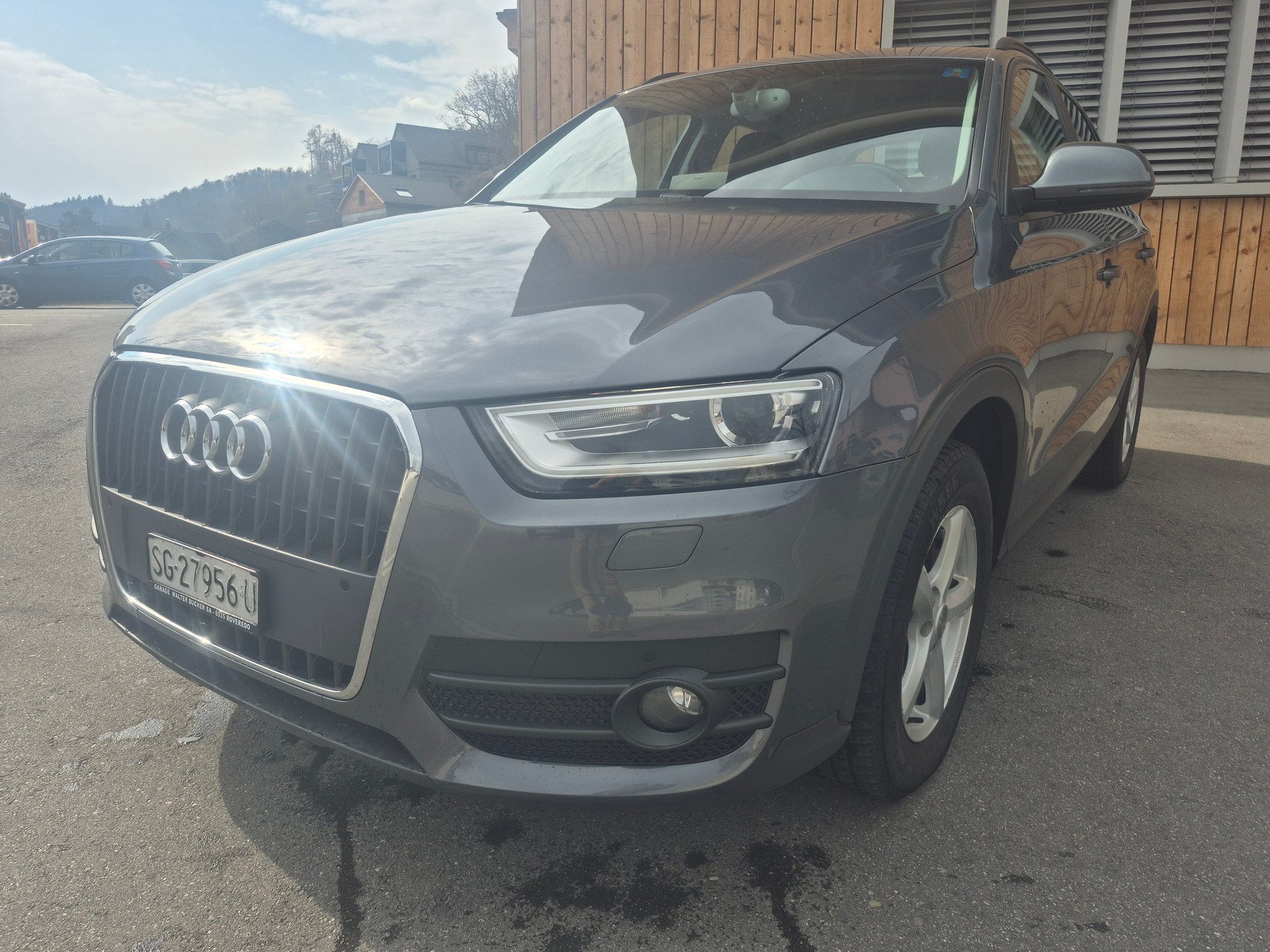AUDI Q3 2.0 TDI quattro S-tronic-image-2