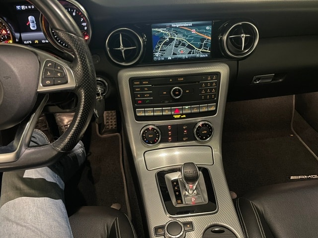 MERCEDES-BENZ SLC 200 AMG Line 9G-Tronic-image-6