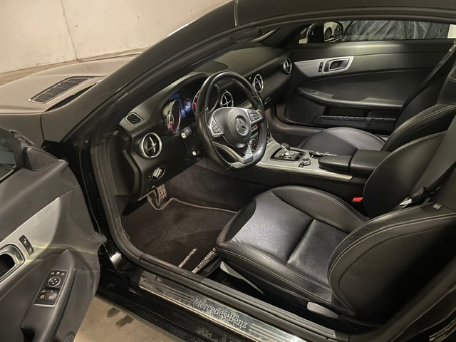MERCEDES-BENZ SLC 200 AMG Line 9G-Tronic-image-4