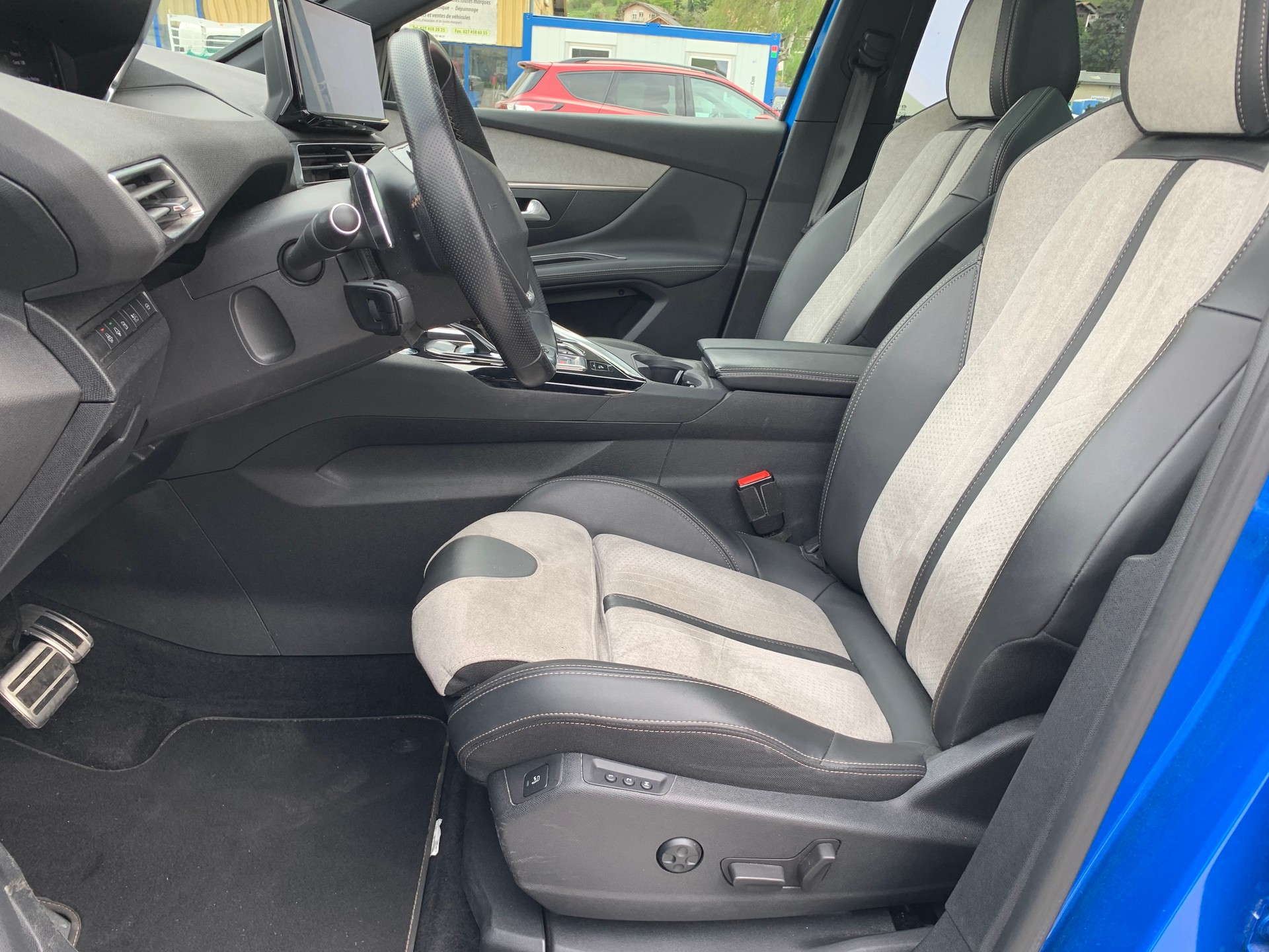 PEUGEOT 3008 300e Hybrid4 Road Trip EAT8-image-16