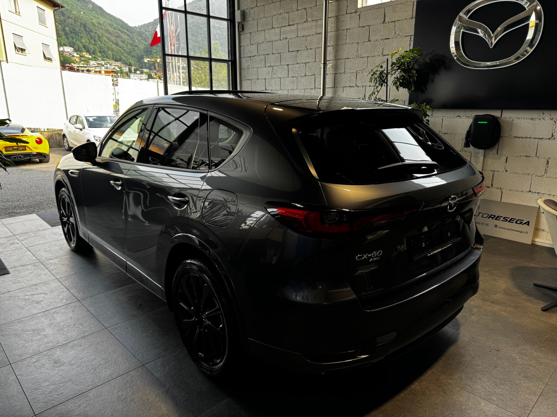 MAZDA CX-60 e-Skyactiv PHEV 327 AWD Homura-image-3