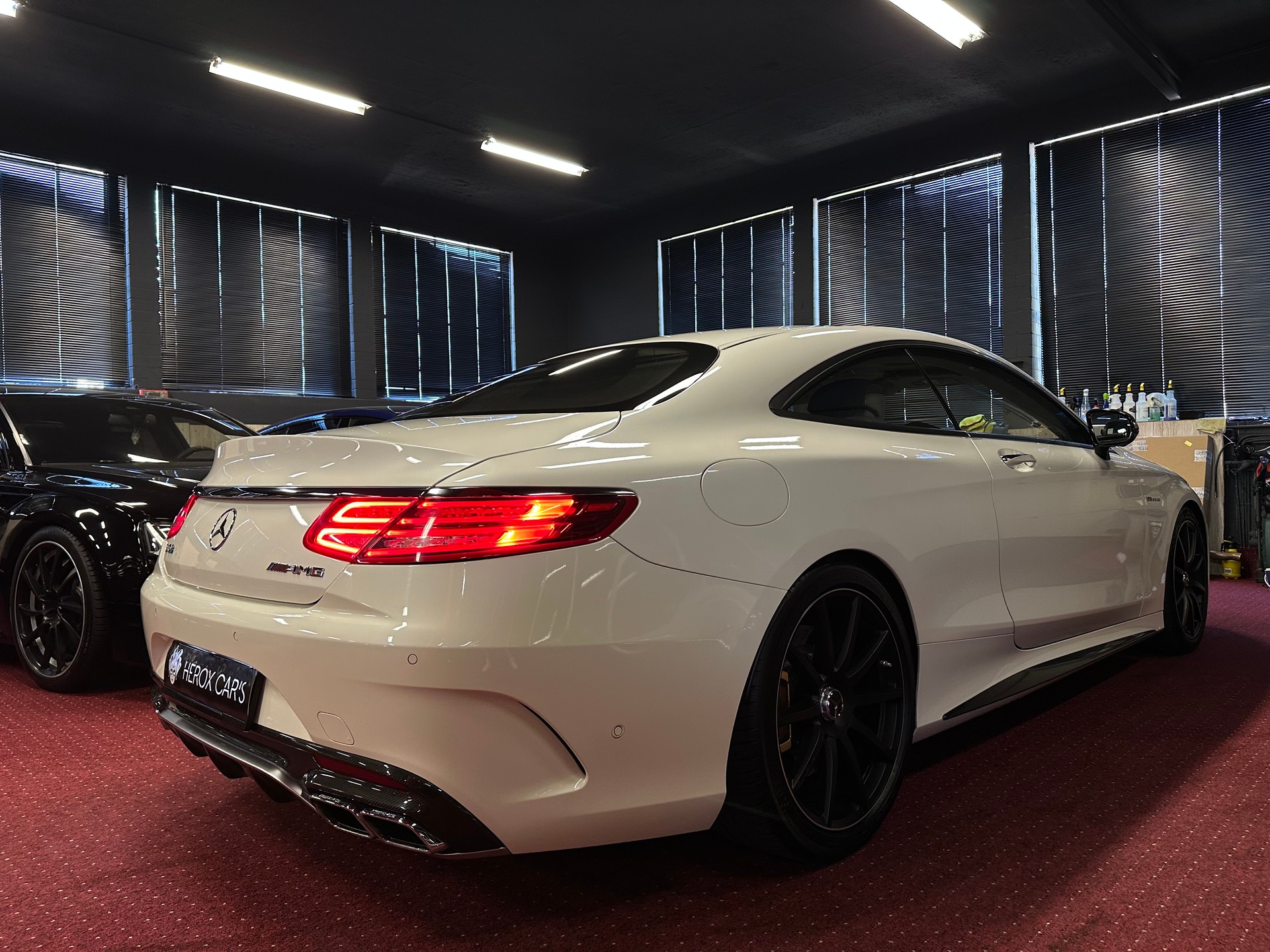 MERCEDES-BENZ S 63 AMG Coupé 4Matic Speedshift MCT / ** Keramik Bremsen / Carbon Paket / Burmester 3D **-image-6