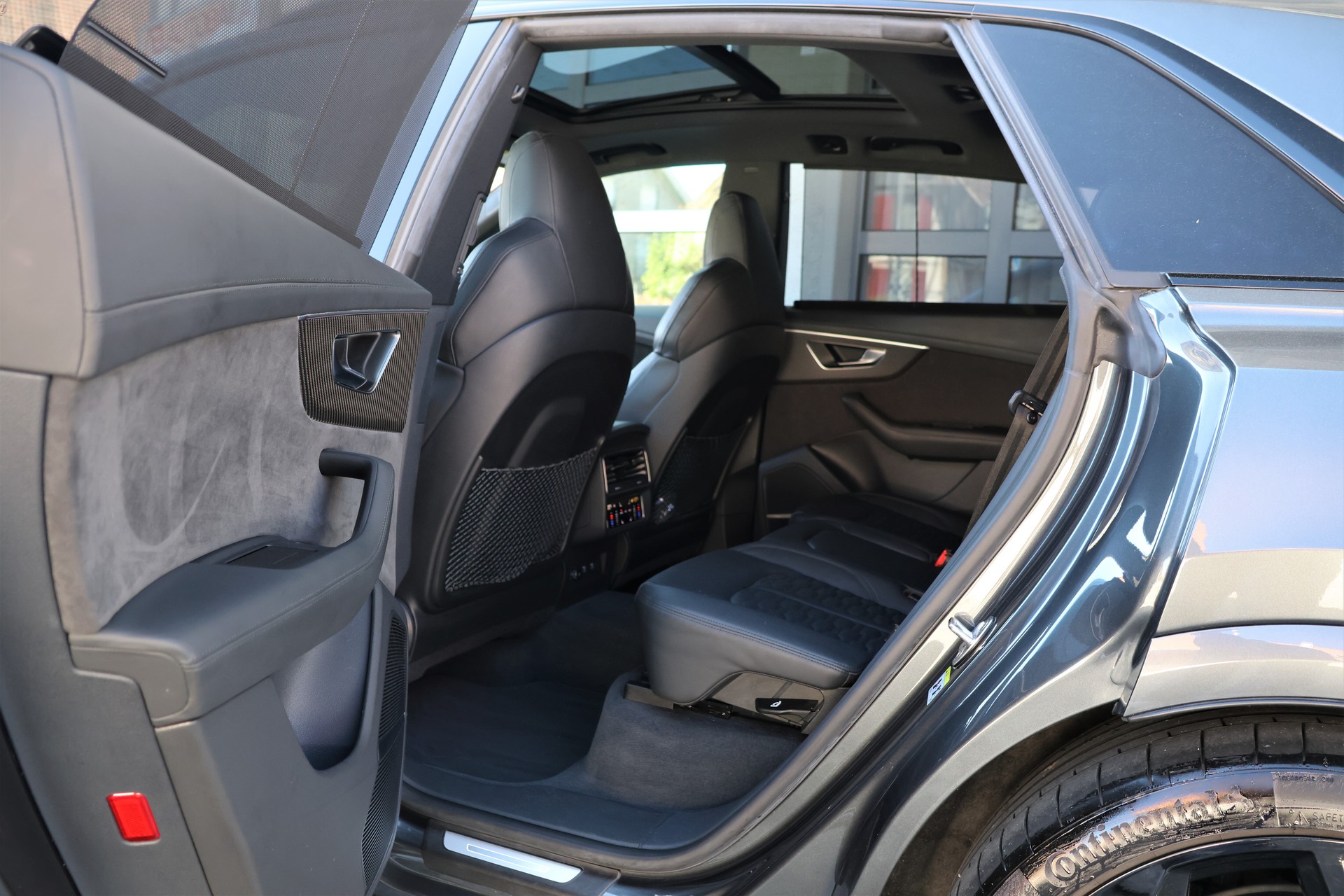 AUDI RSQ8 quattro tiptronic (CH) + 3.5T AHK-image-12