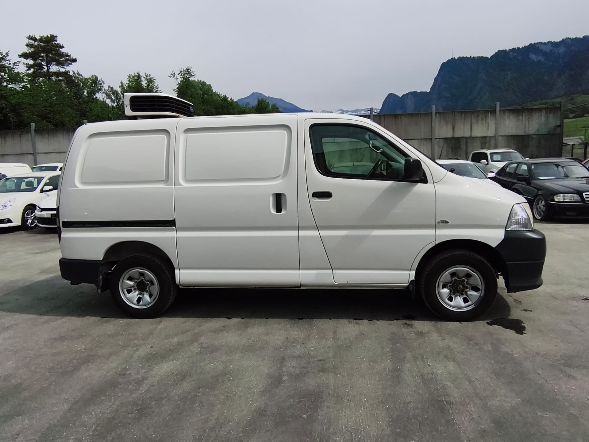 TOYOTA Hiace D-4D Kombi/Werk 4WD-image-2