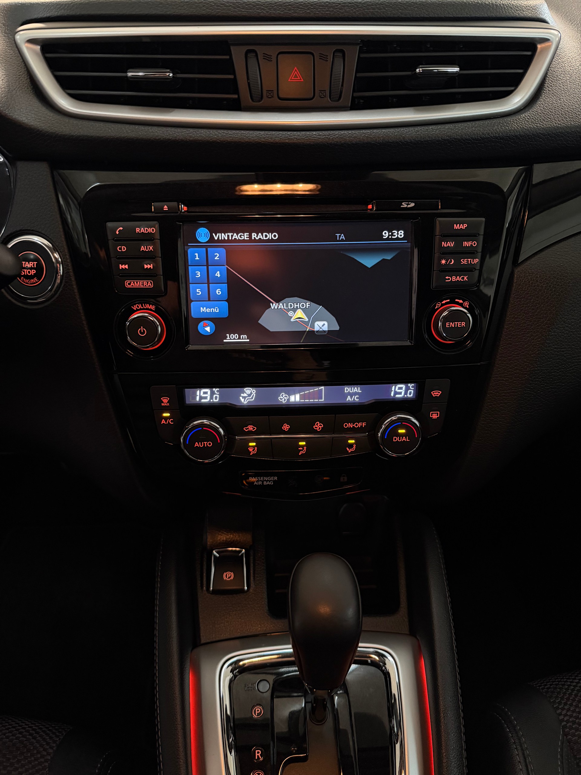 NISSAN Qashqai 1.6 dCi tekna Xtronic CVT-image-15