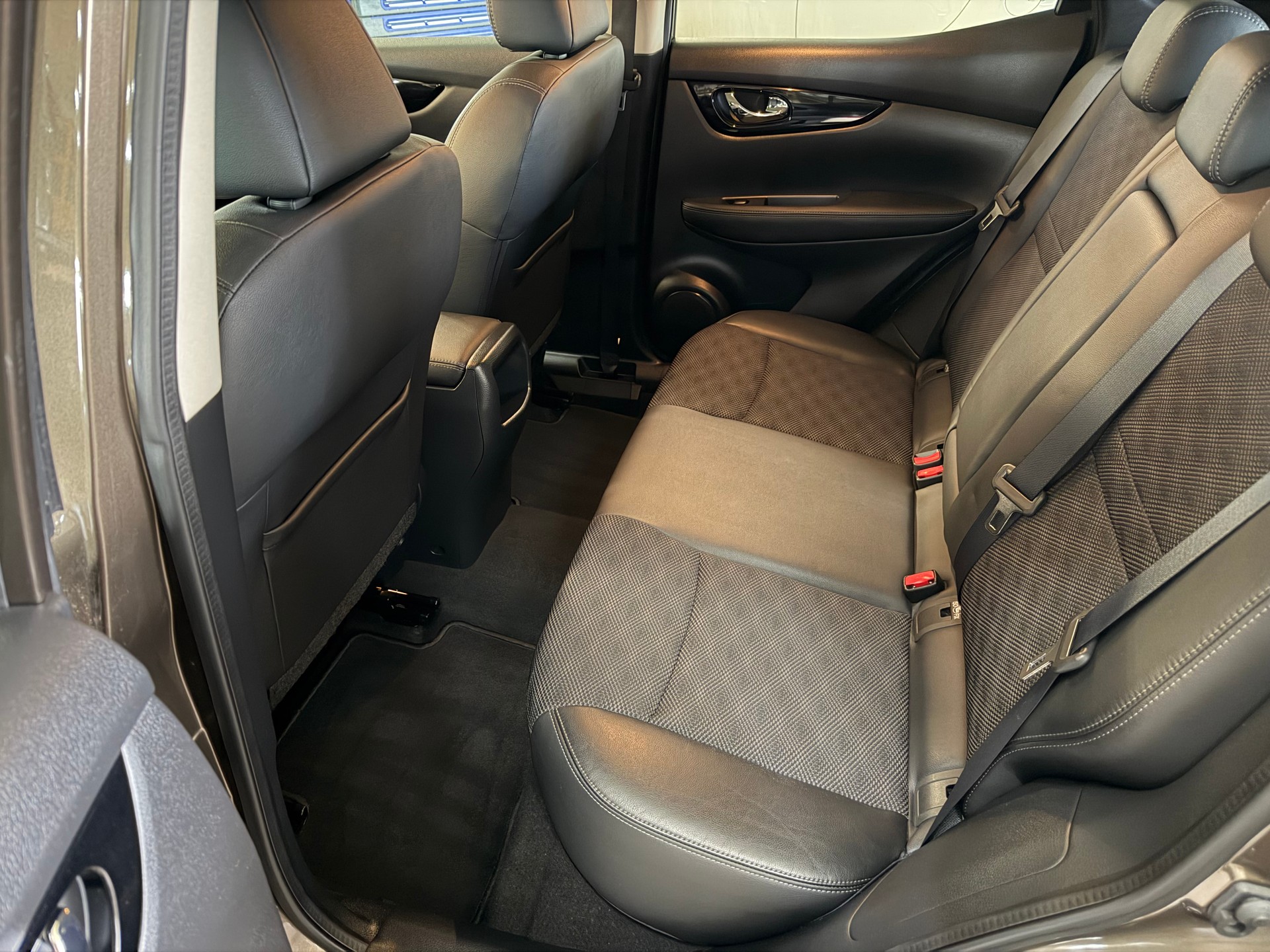 NISSAN Qashqai 1.6 dCi tekna Xtronic CVT-image-19
